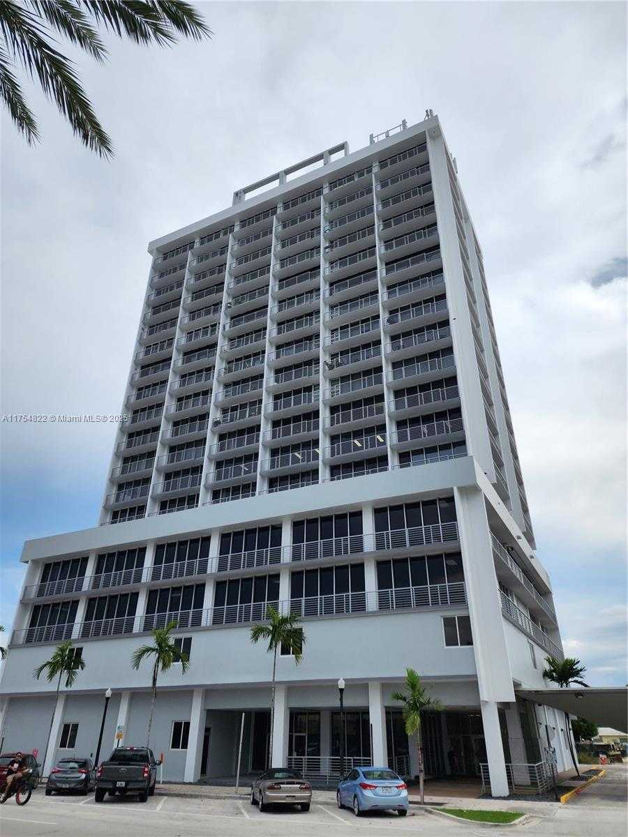 Small Image of 1720 Harrison St, Hollywood, FL 33020, USA Number 15