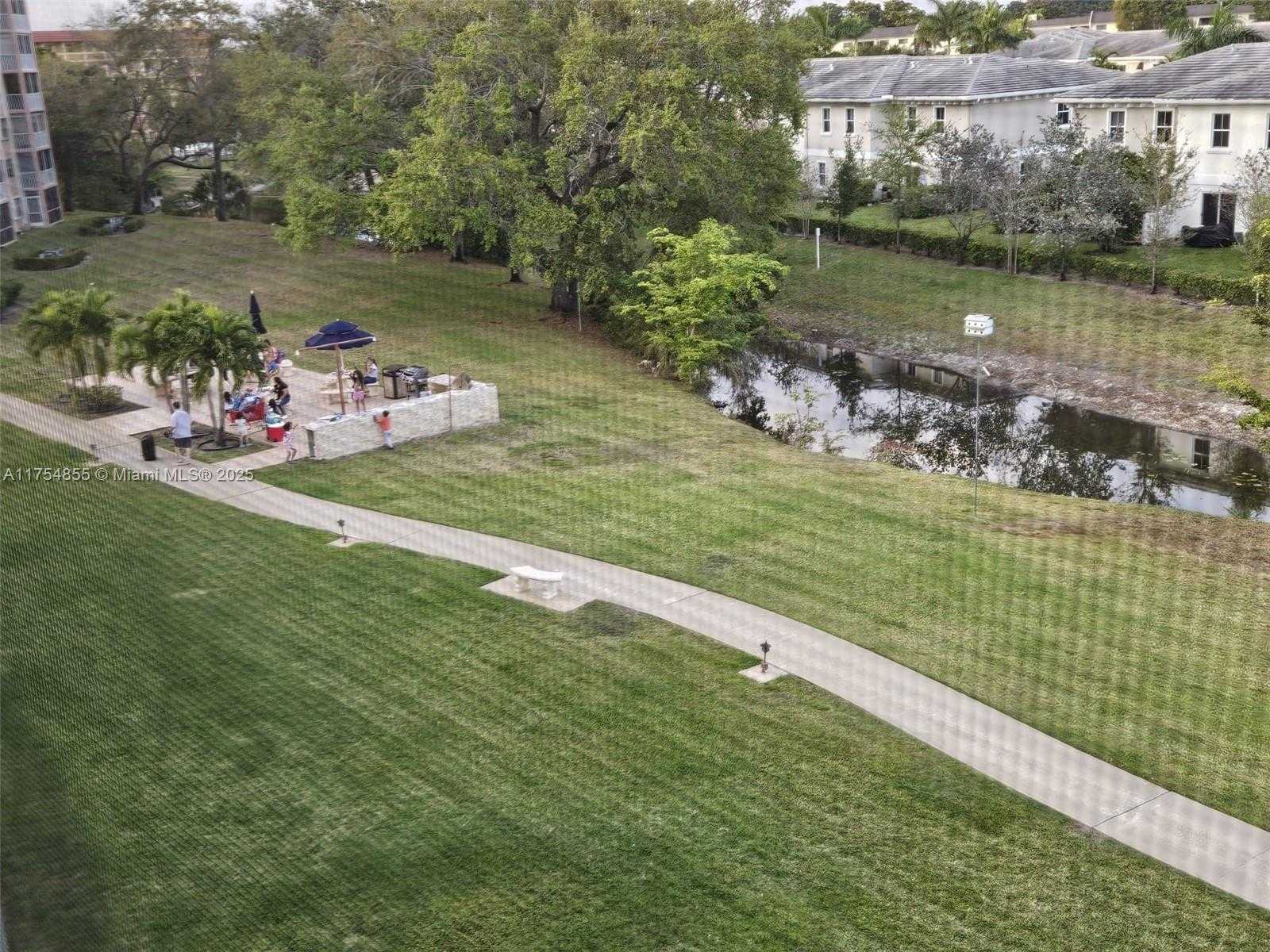 Small Image of 3535 BROKEN WOODS DR #106, Coral Springs Number 12