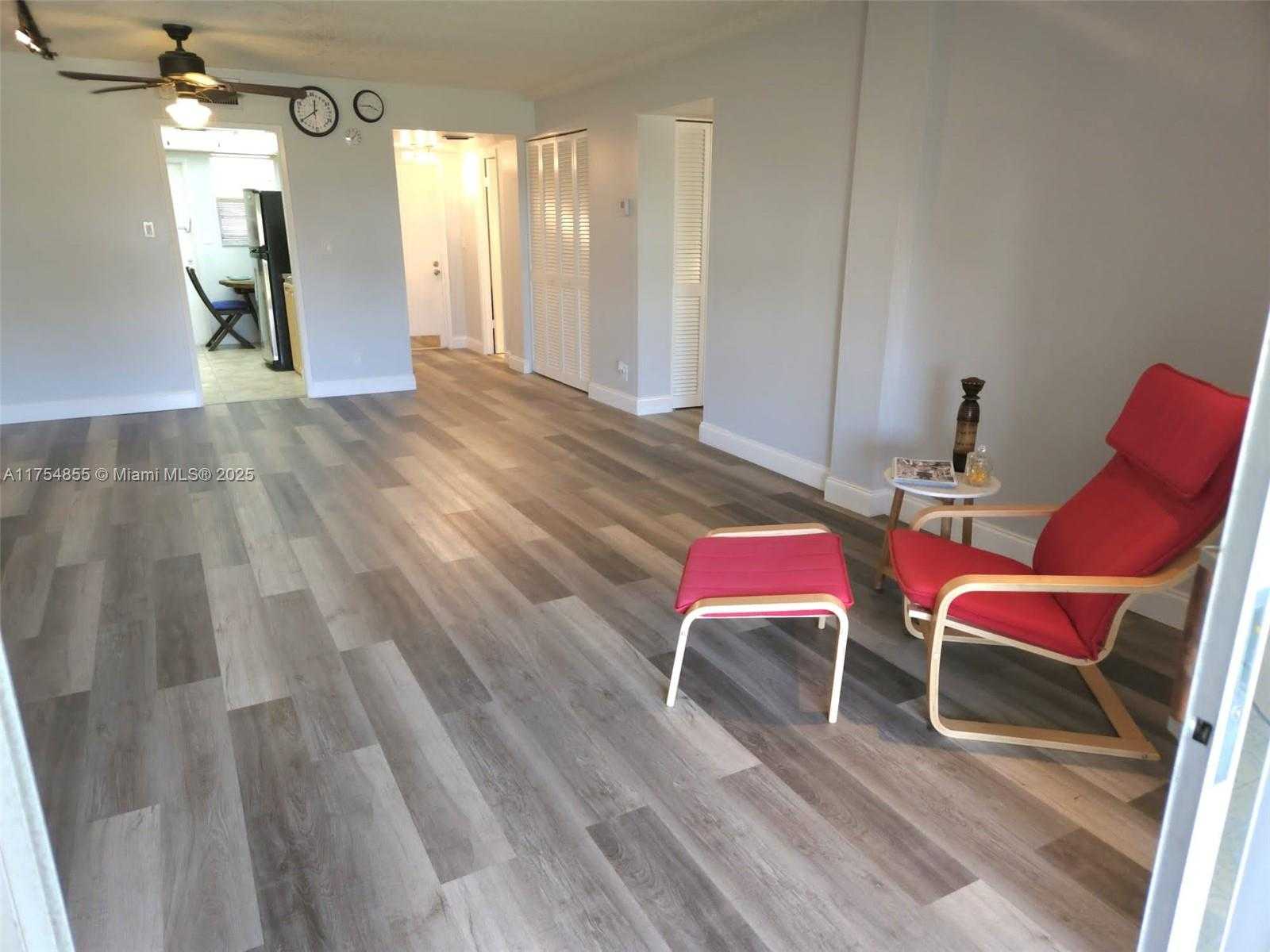 Small Image of 3535 BROKEN WOODS DR #106, Coral Springs Number 2