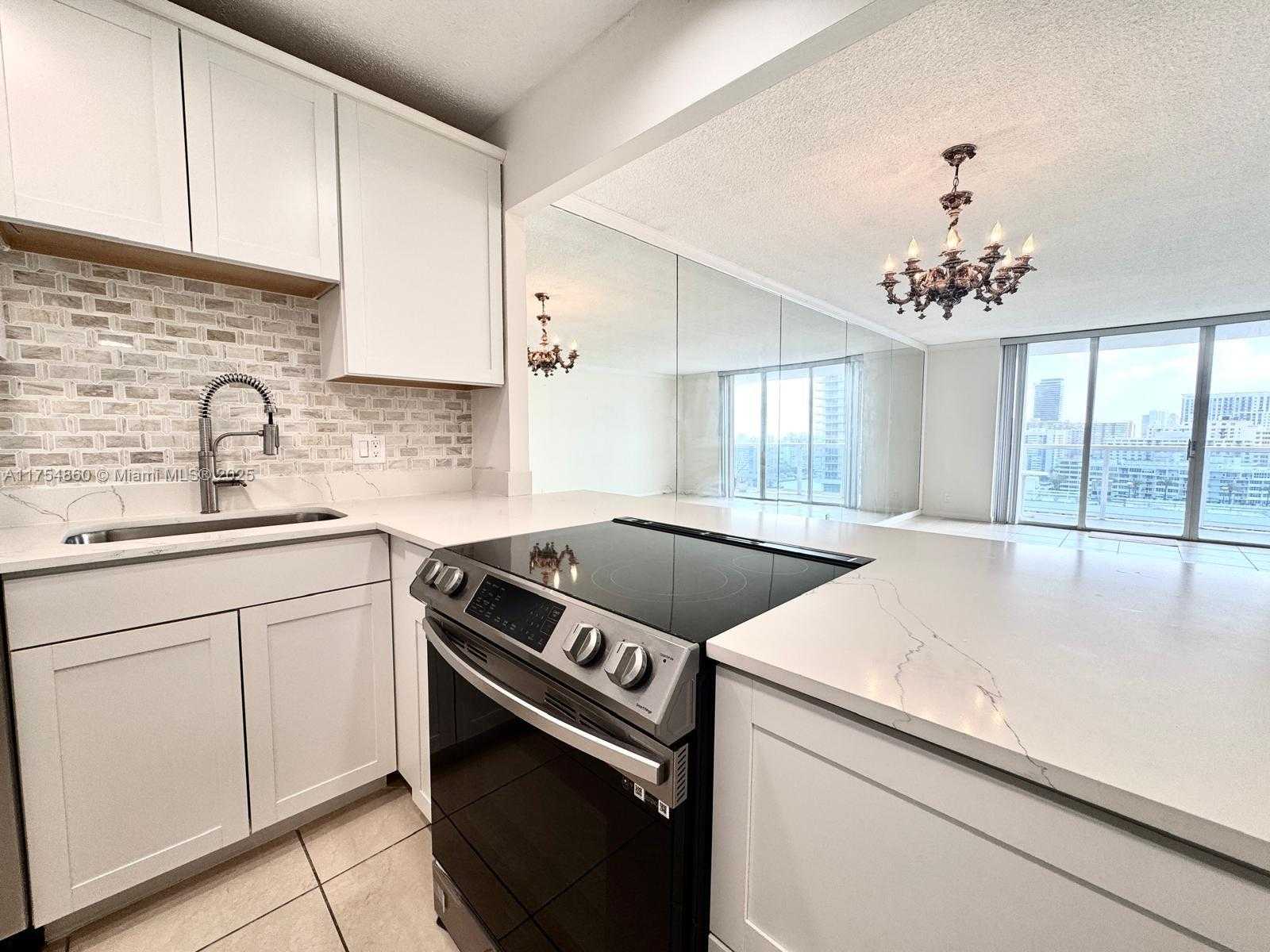 Small Image of 3800 SOUTH OCEAN DR #1707, Hollywood Number 3