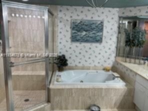 Small Image of 21205 YACHT CLUB DR #1410, Aventura Number 12