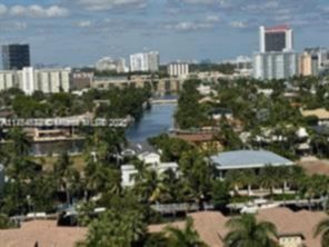 Small Image of 21205 YACHT CLUB DR #1410, Aventura Number 4