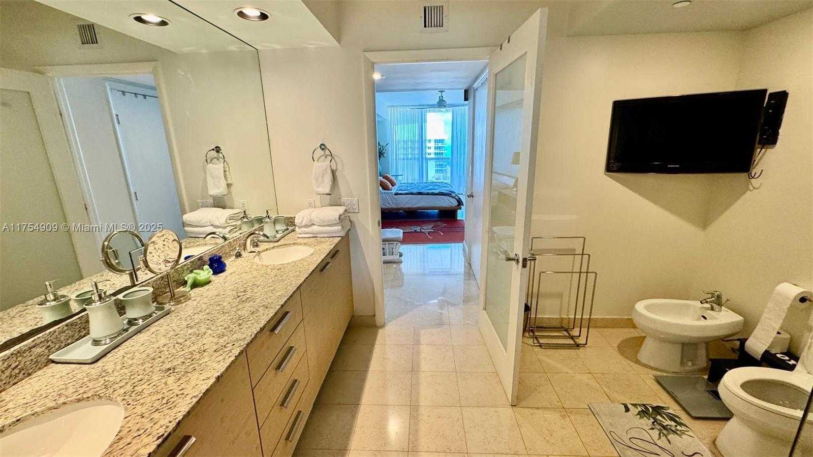Small Image of 1830 SOUTH OCEAN DR #4708, Hallandale Beach Number 24