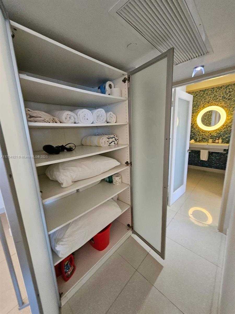 Small Image of 100 LINCOLN RD #1242, Miami Beach Number 11