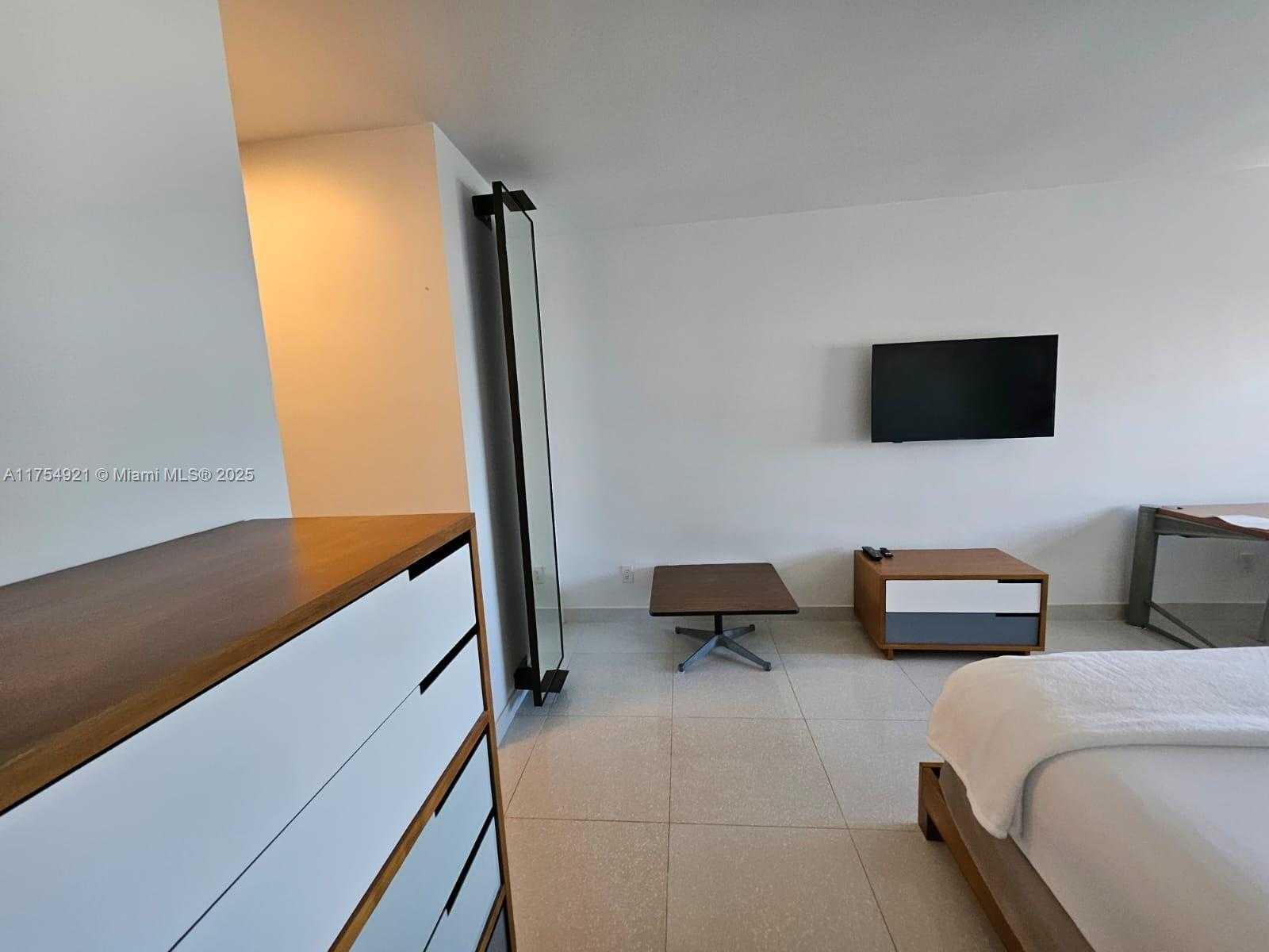 Small Image of 100 LINCOLN RD #1242, Miami Beach Number 18