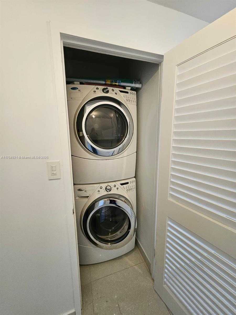 Small Image of 100 LINCOLN RD #1242, Miami Beach Number 5