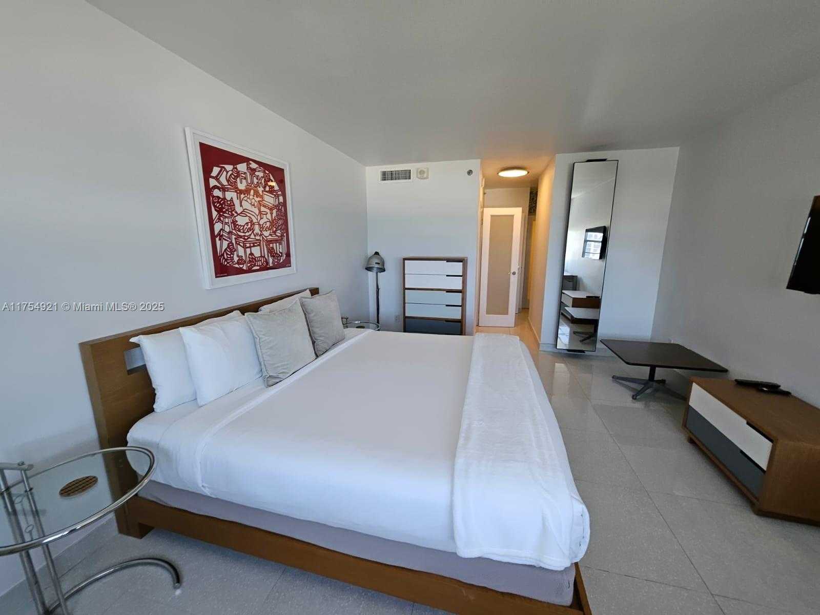 Small Image of 100 LINCOLN RD #1242, Miami Beach Number 7