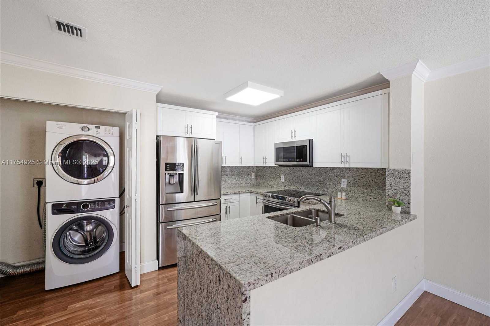 Small Image of 12611 SOUTH WEST 54TH CT #12611, Miramar Number 4