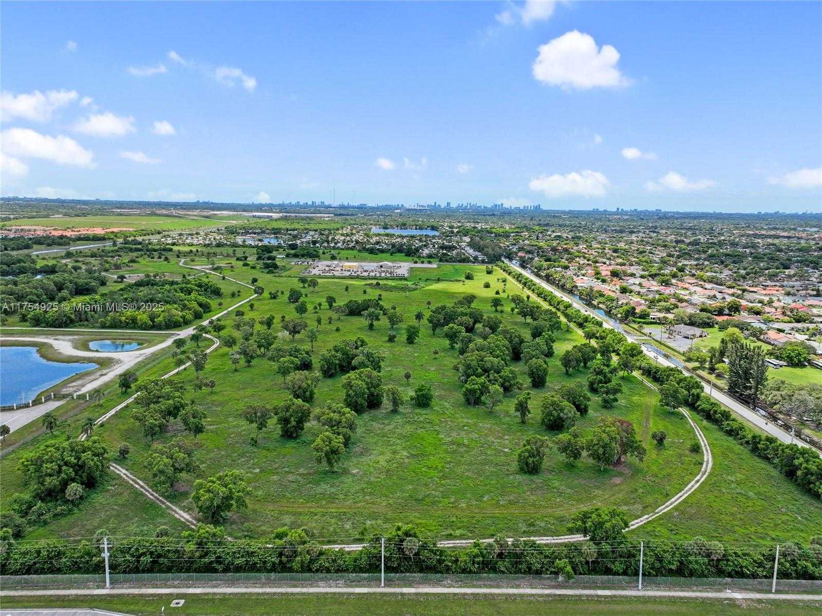 Small Image of 12611 SOUTH WEST 54TH CT #12611, Miramar Number 41