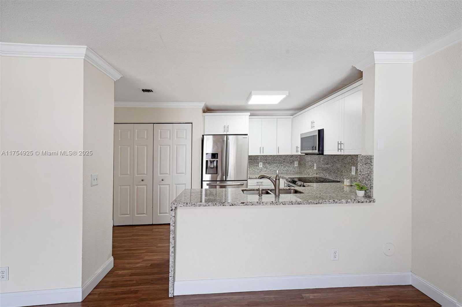 Small Image of 12611 SOUTH WEST 54TH CT #12611, Miramar Number 6