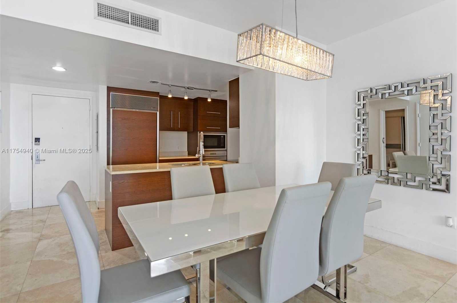 Small Image of 485 BRICKELL AVE #2209, Miami Number 13
