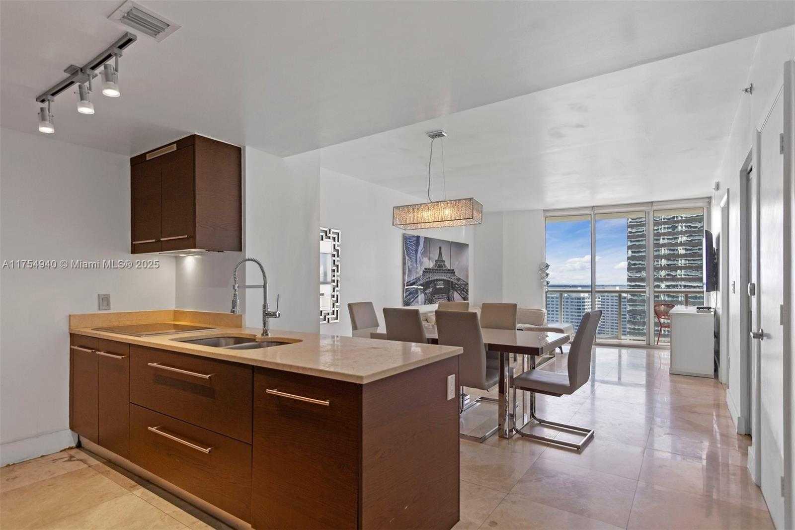 Small Image of 485 BRICKELL AVE #2209, Miami Number 15