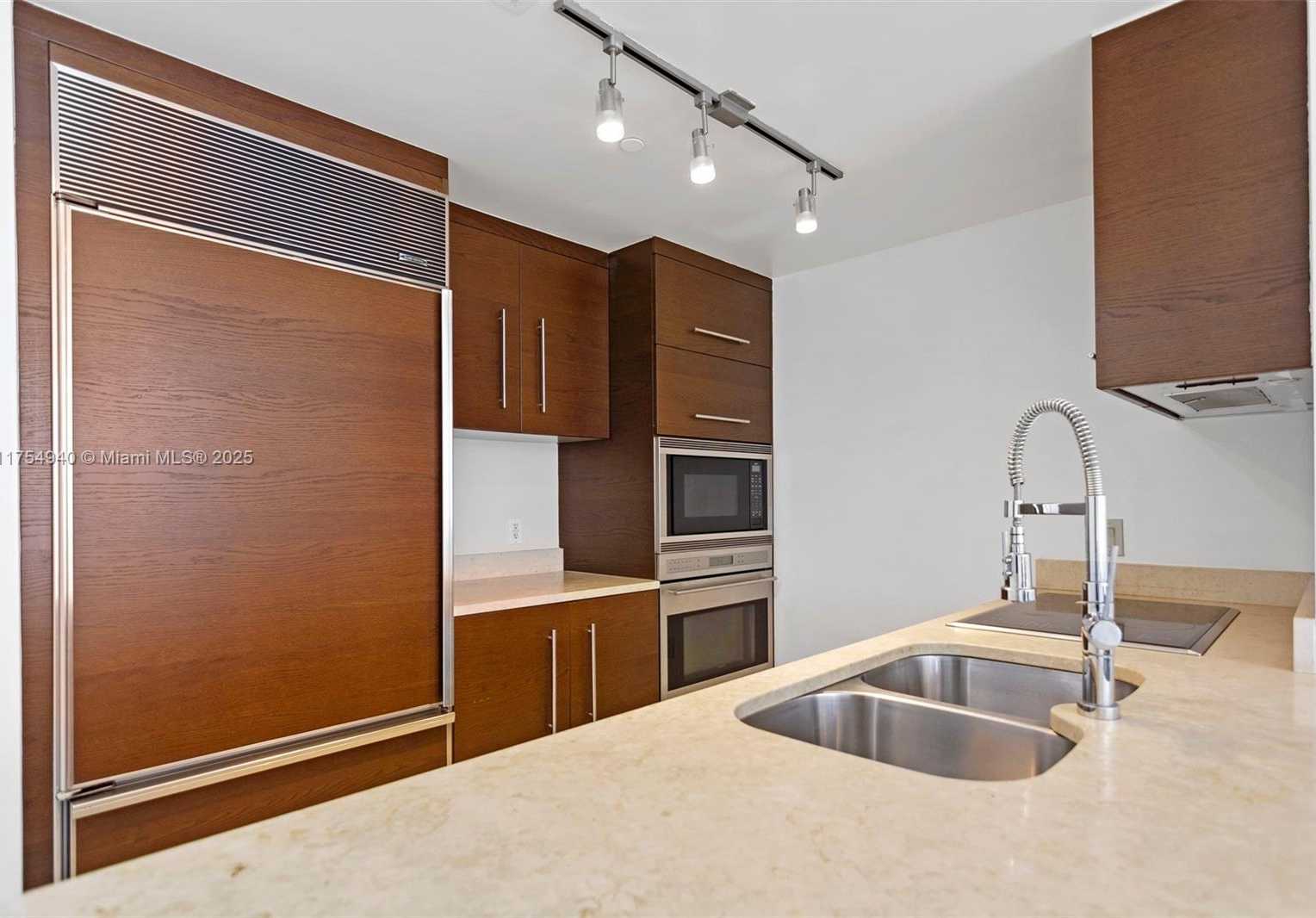 Small Image of 485 BRICKELL AVE #2209, Miami Number 17