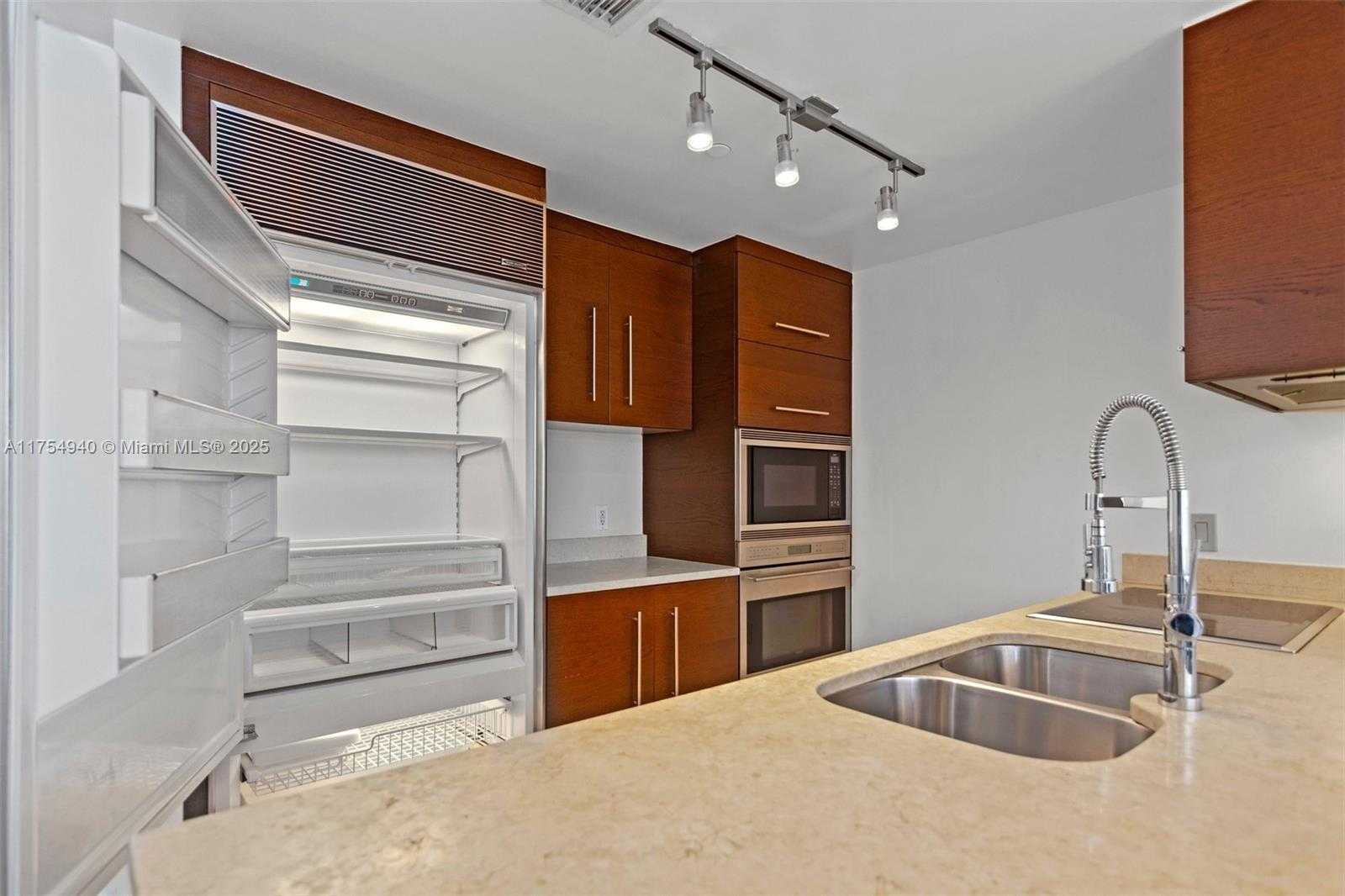 Small Image of 485 BRICKELL AVE #2209, Miami Number 19