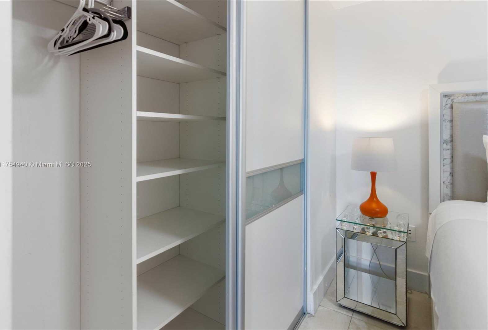 Small Image of 485 BRICKELL AVE #2209, Miami Number 22