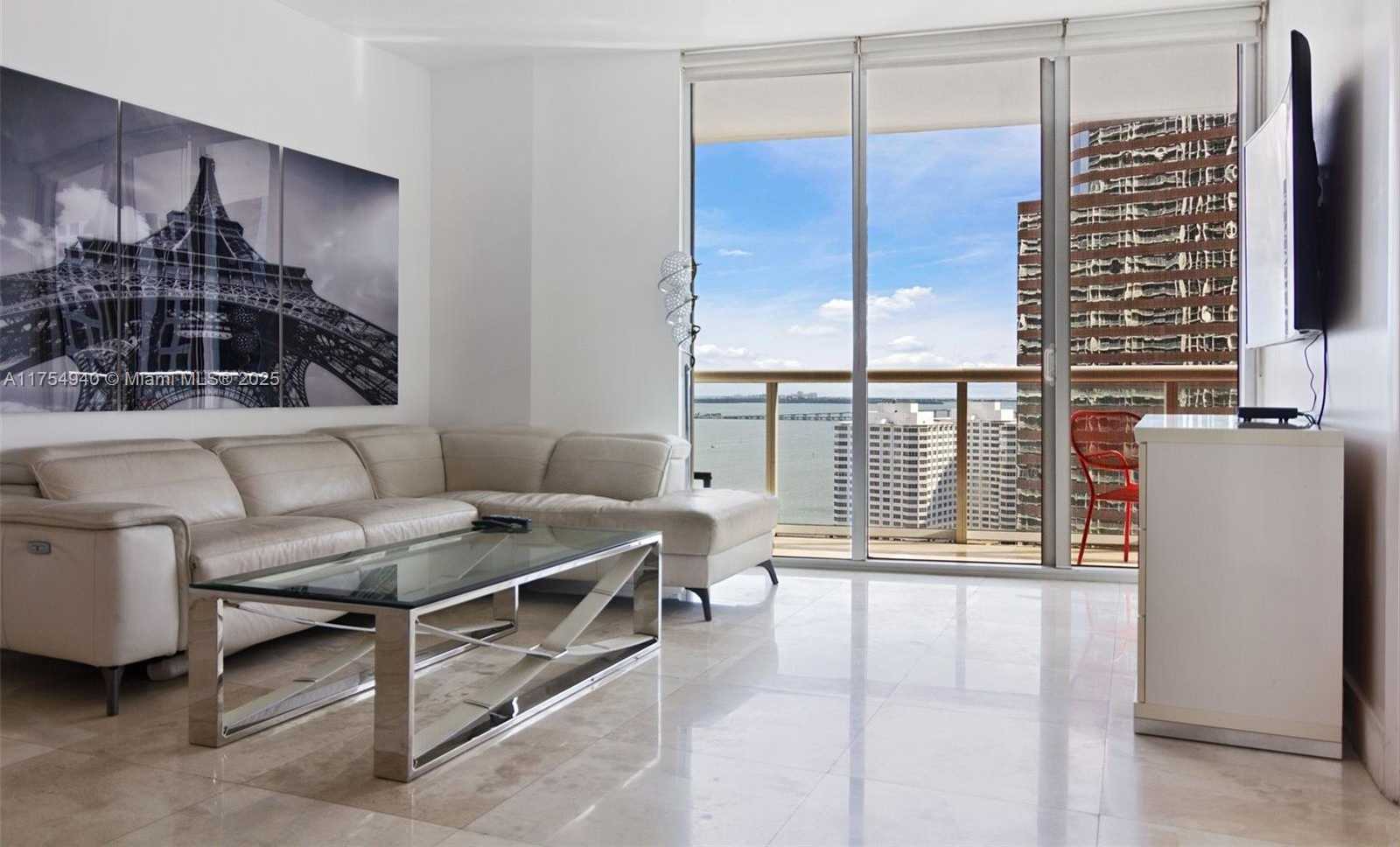 Small Image of 485 BRICKELL AVE #2209, Miami Number 3
