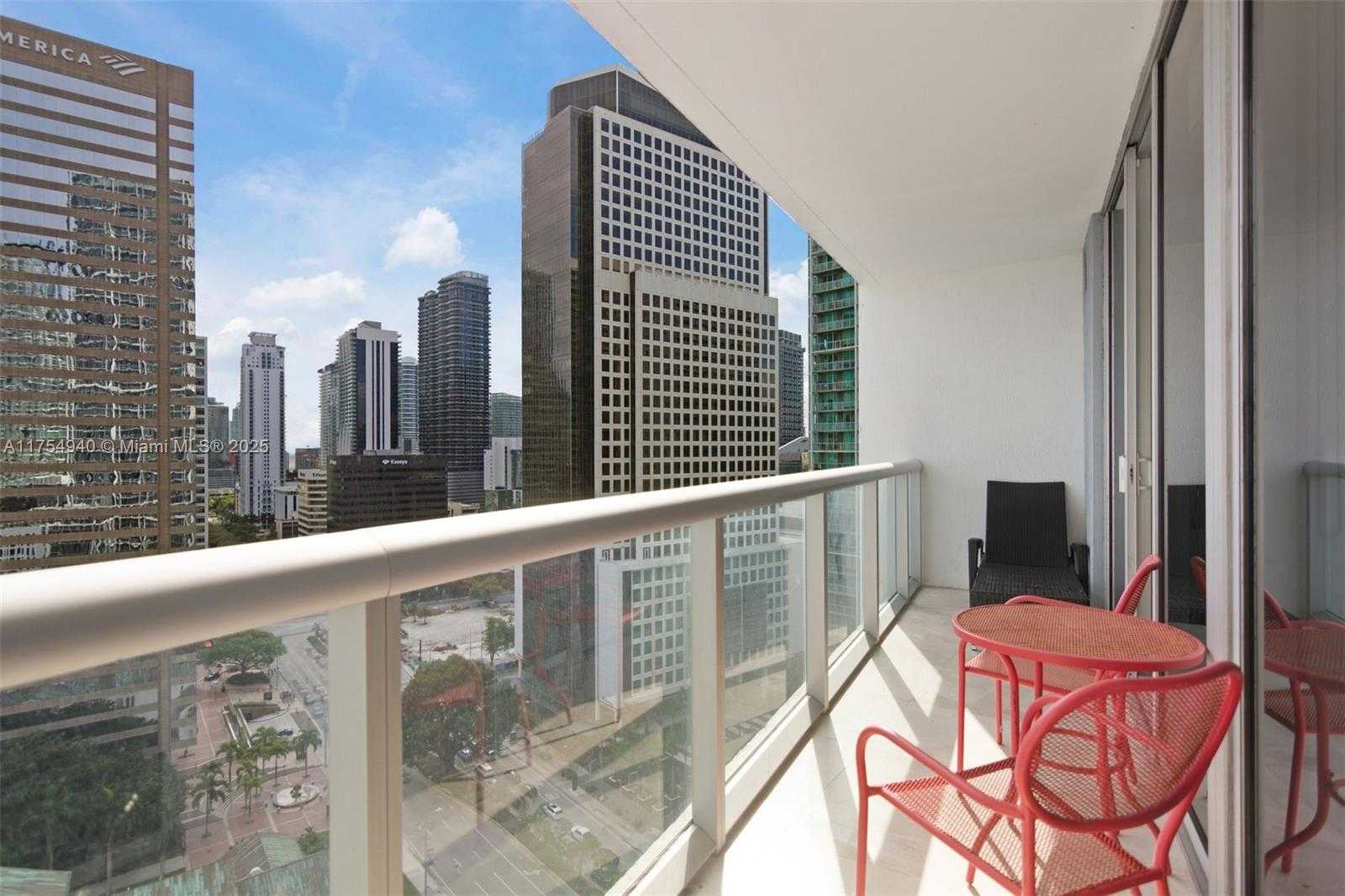 Small Image of 485 BRICKELL AVE #2209, Miami Number 4