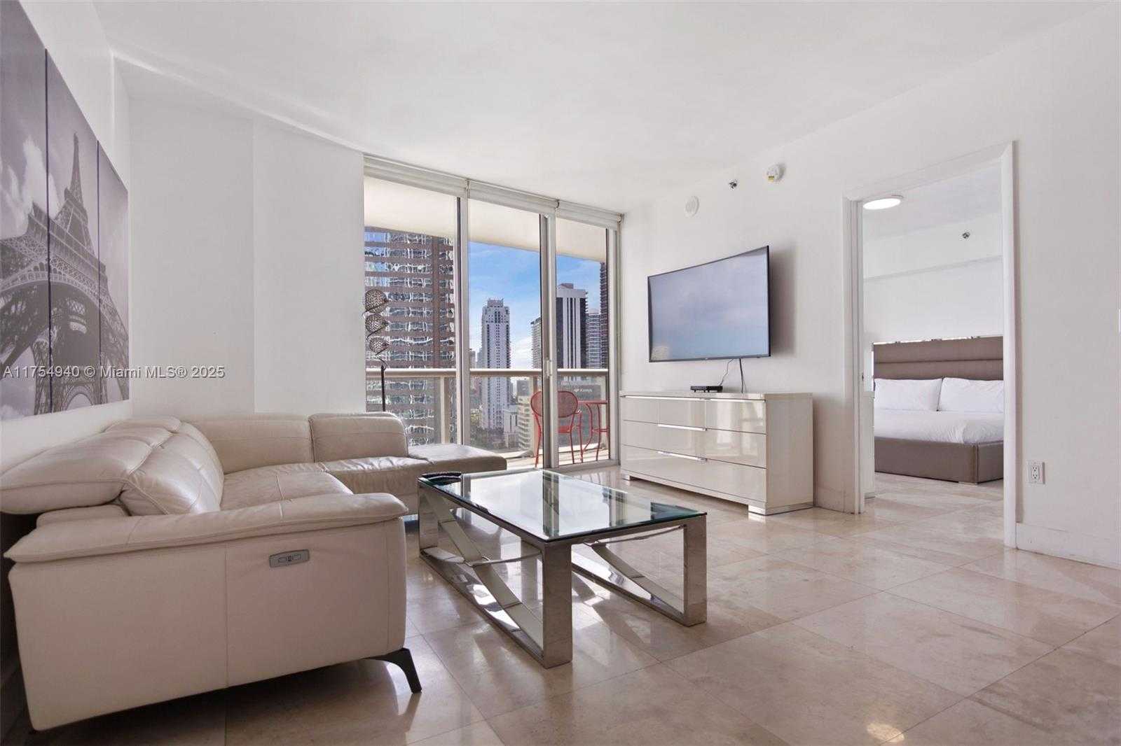 Small Image of 485 BRICKELL AVE #2209, Miami Number 6