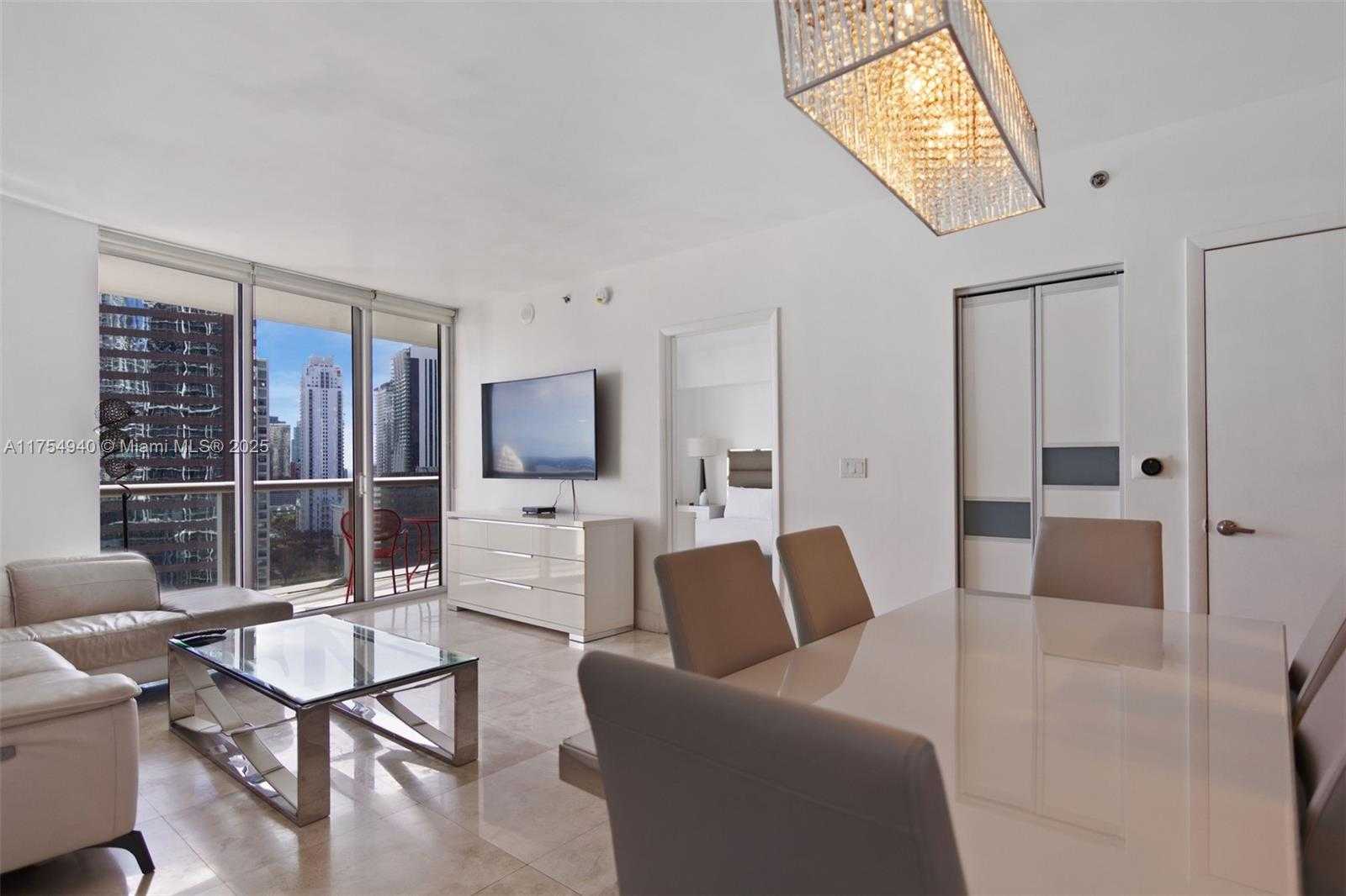 Small Image of 485 BRICKELL AVE #2209, Miami Number 7