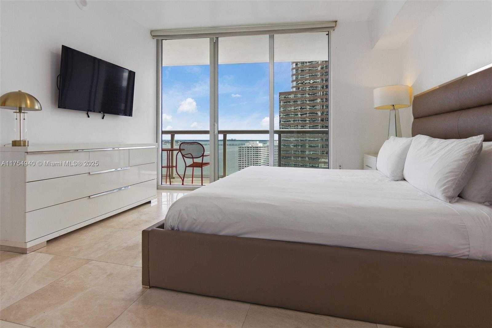 Small Image of 485 BRICKELL AVE #2209, Miami Number 8