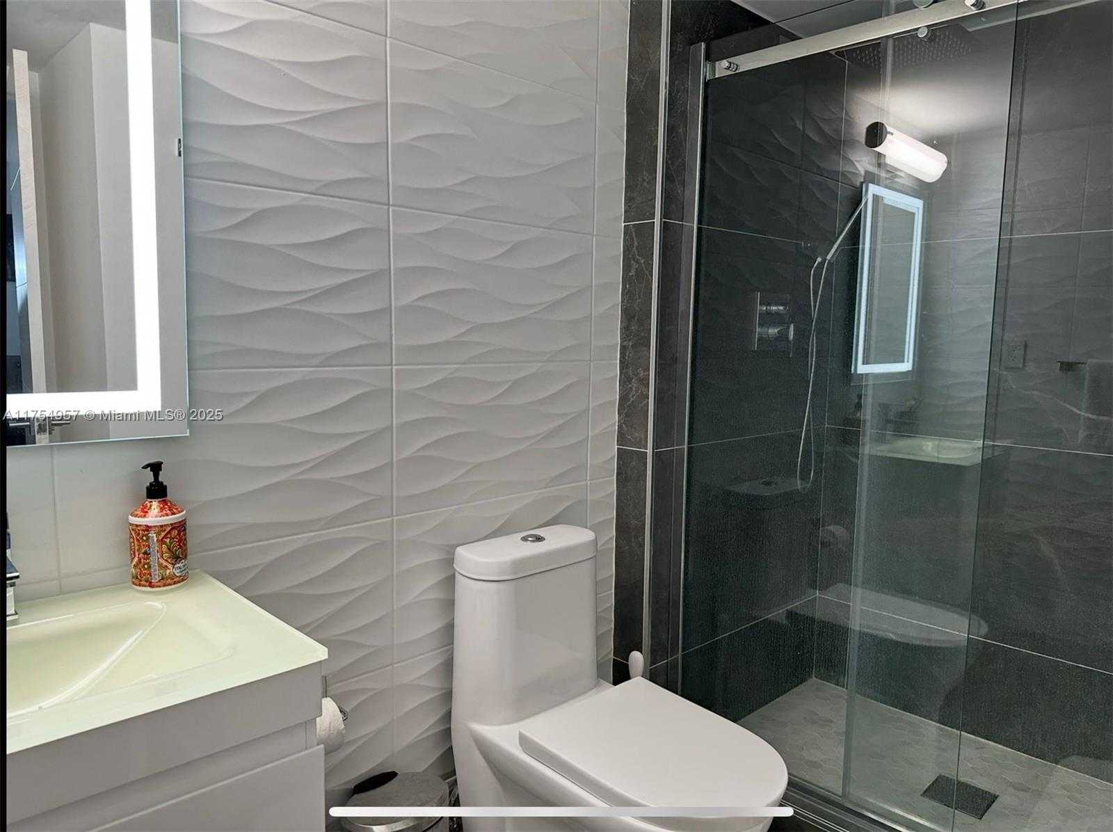 Small Image of 20301 WEST COUNTRY CLUB DR #1530, Aventura Number 16