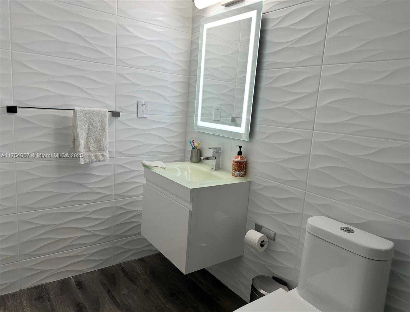 Small Image of 20301 WEST COUNTRY CLUB DR #1530, Aventura Number 17