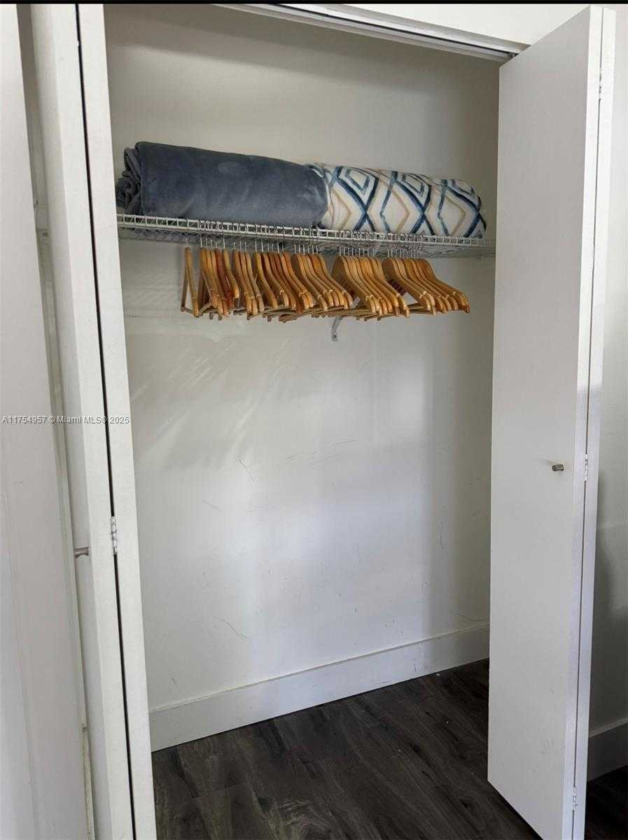 Small Image of 20301 WEST COUNTRY CLUB DR #1530, Aventura Number 19