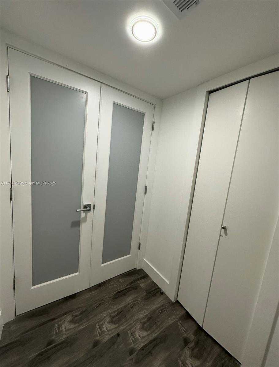 Small Image of 20301 WEST COUNTRY CLUB DR #1530, Aventura Number 8