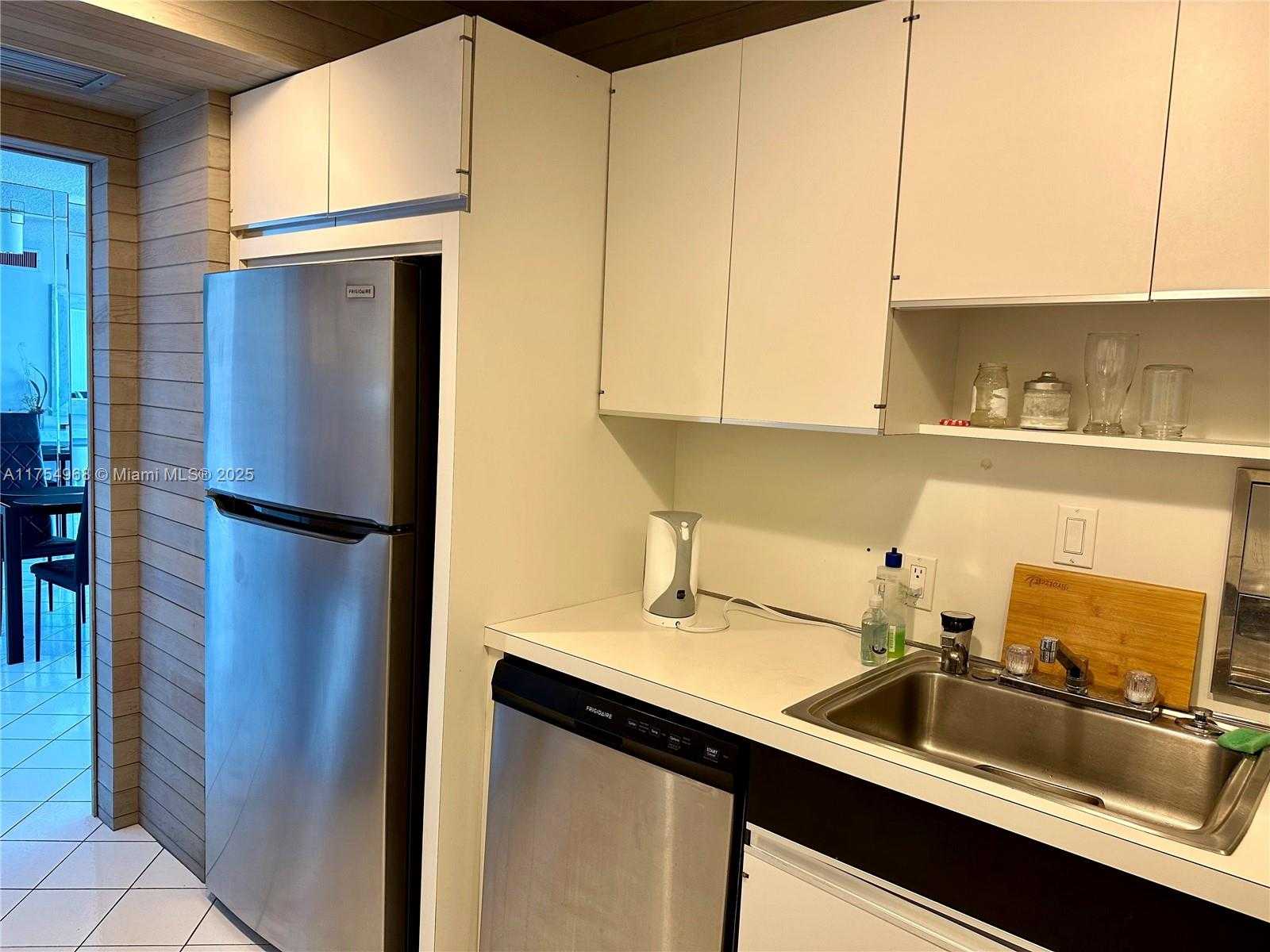 Small Image of 100 BAYVIEW DR #1503, Sunny Isles Beach Number 14