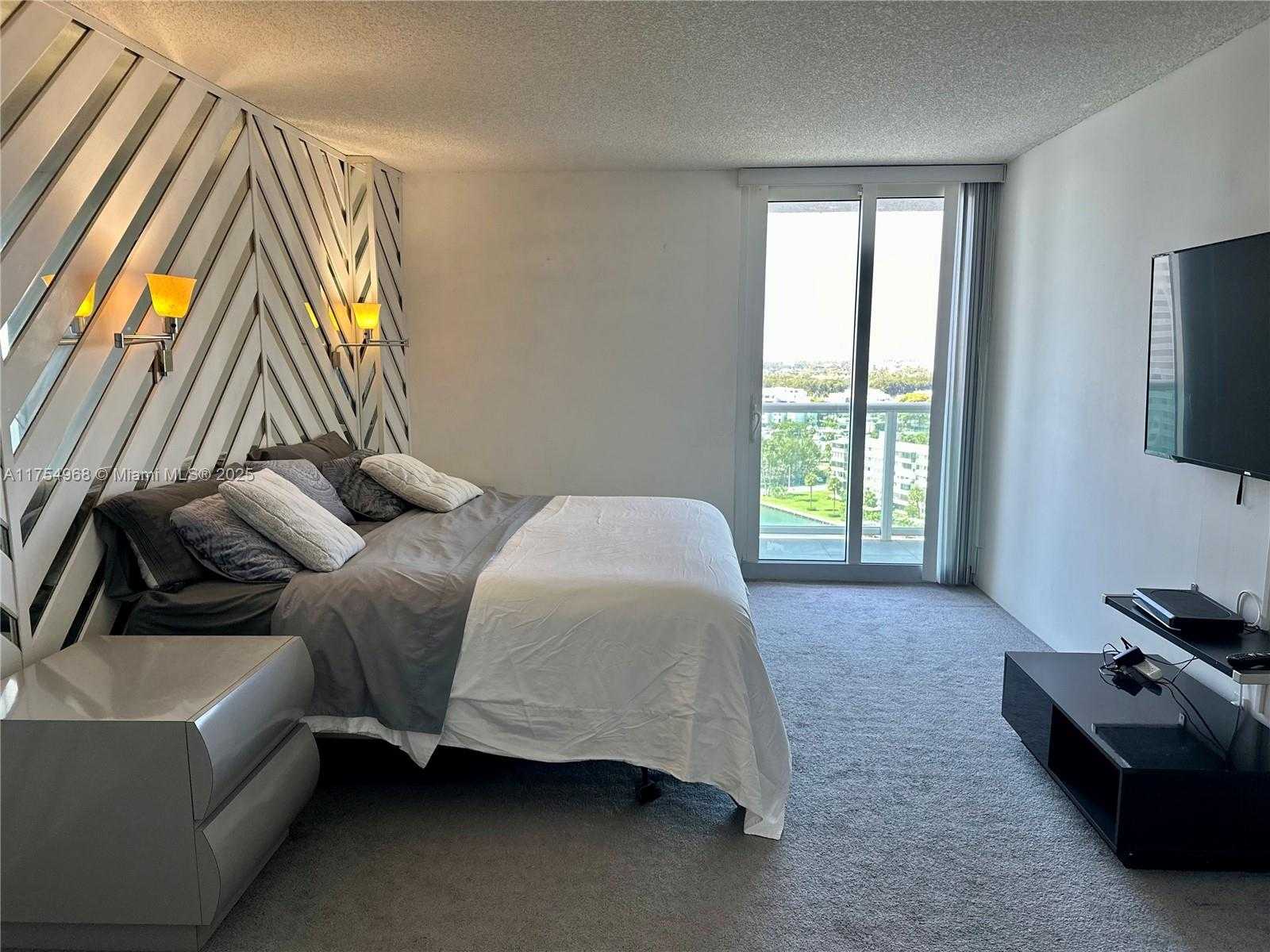 Small Image of 100 BAYVIEW DR #1503, Sunny Isles Beach Number 21