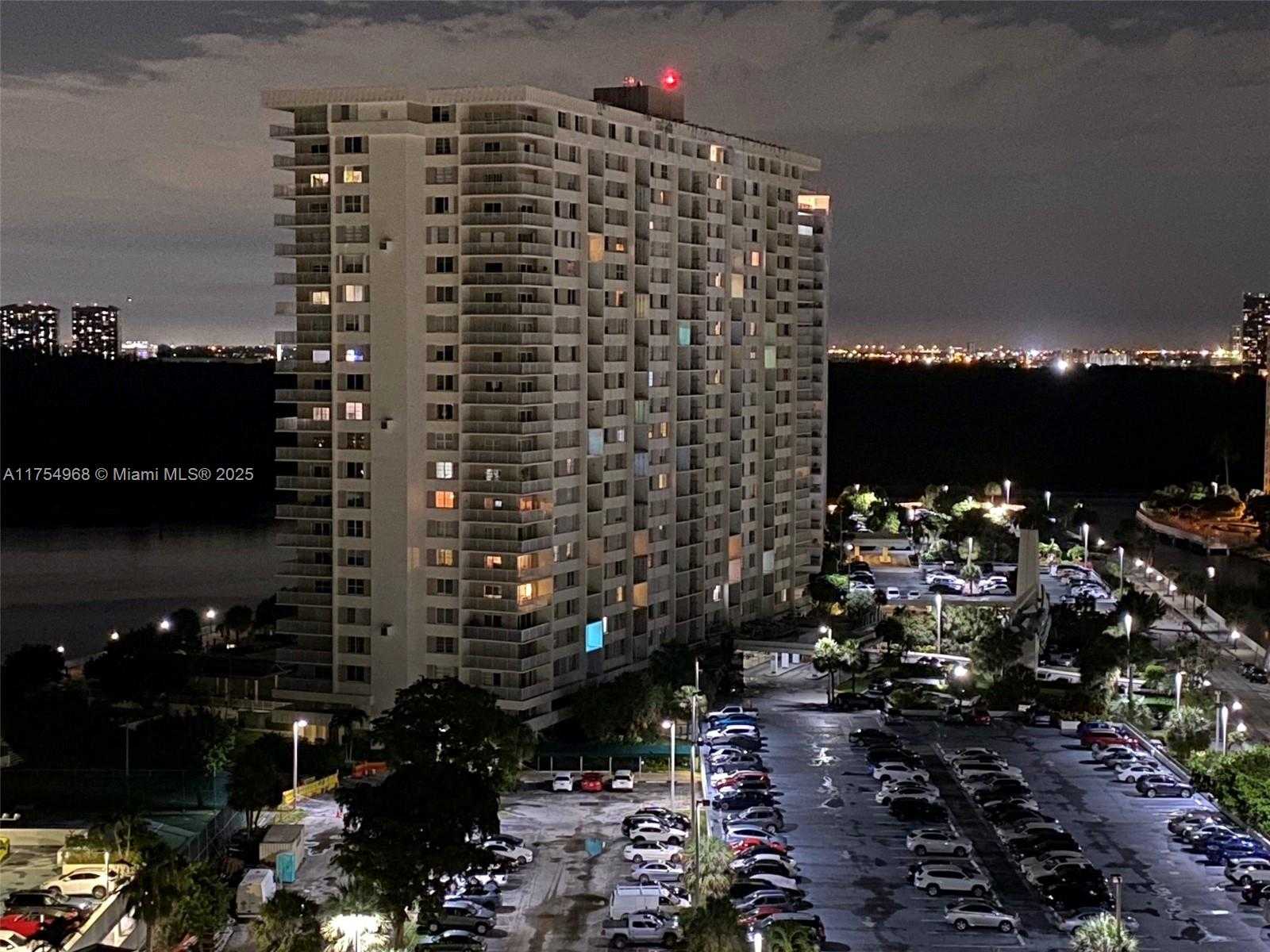 Small Image of 100 BAYVIEW DR #1503, Sunny Isles Beach Number 40