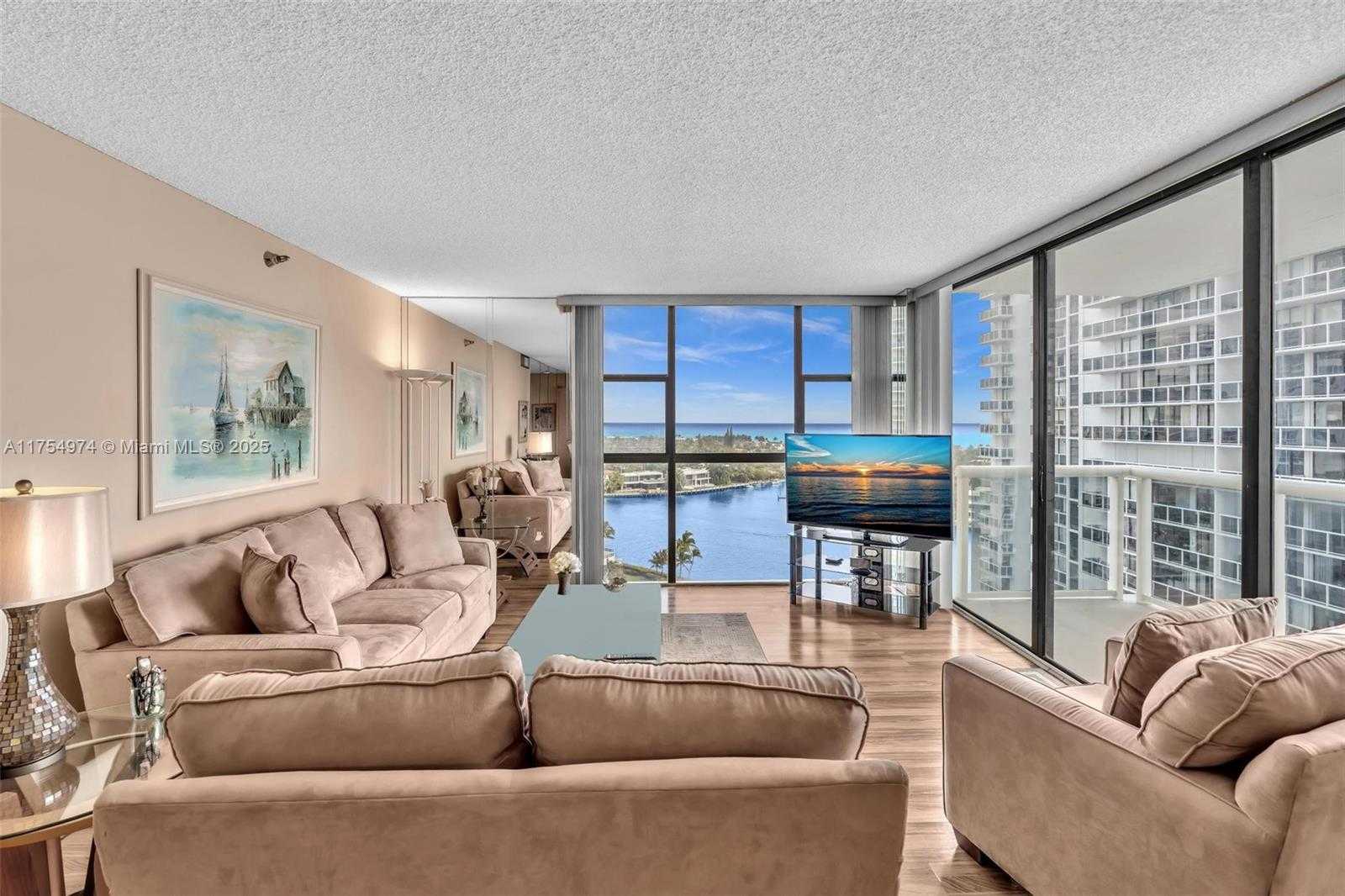 Small Image of 20505 E Country Club Dr, Aventura, FL 33180, USA Number 17