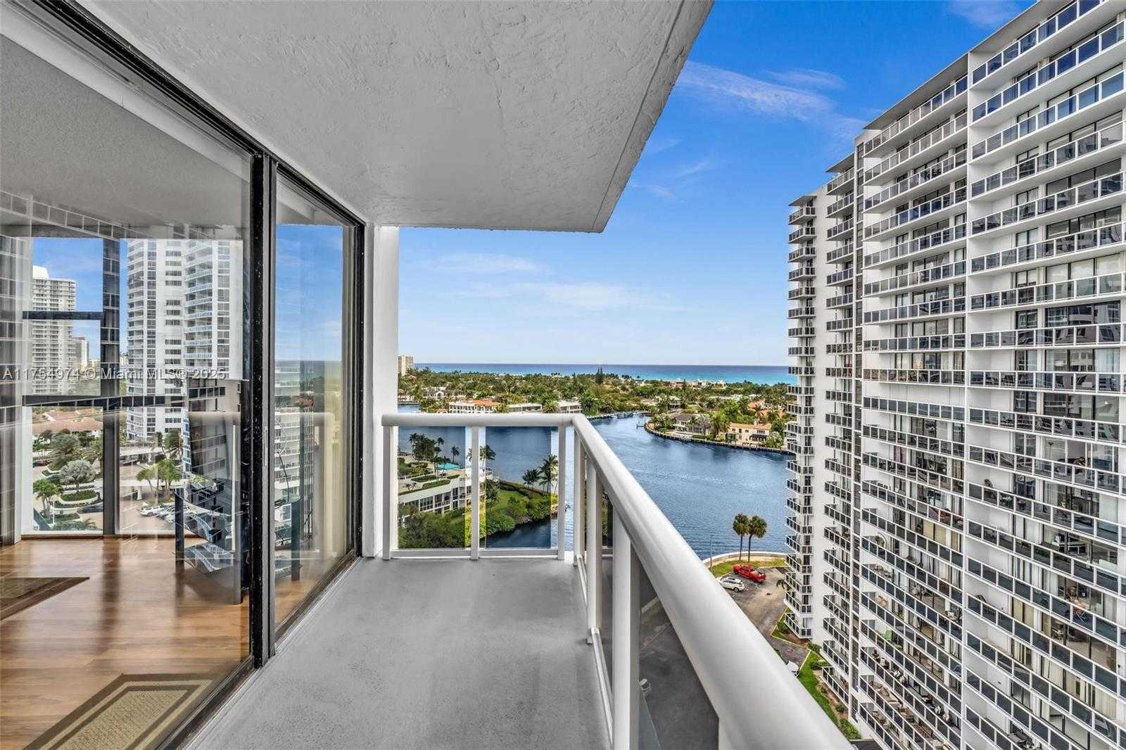 Small Image of 20505 E Country Club Dr, Aventura, FL 33180, USA Number 21