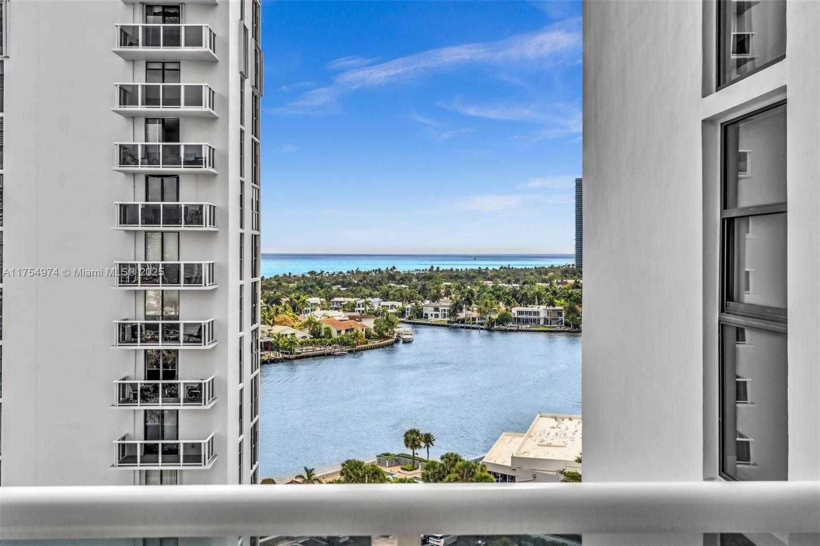 Small Image of 20505 E Country Club Dr, Aventura, FL 33180, USA Number 30