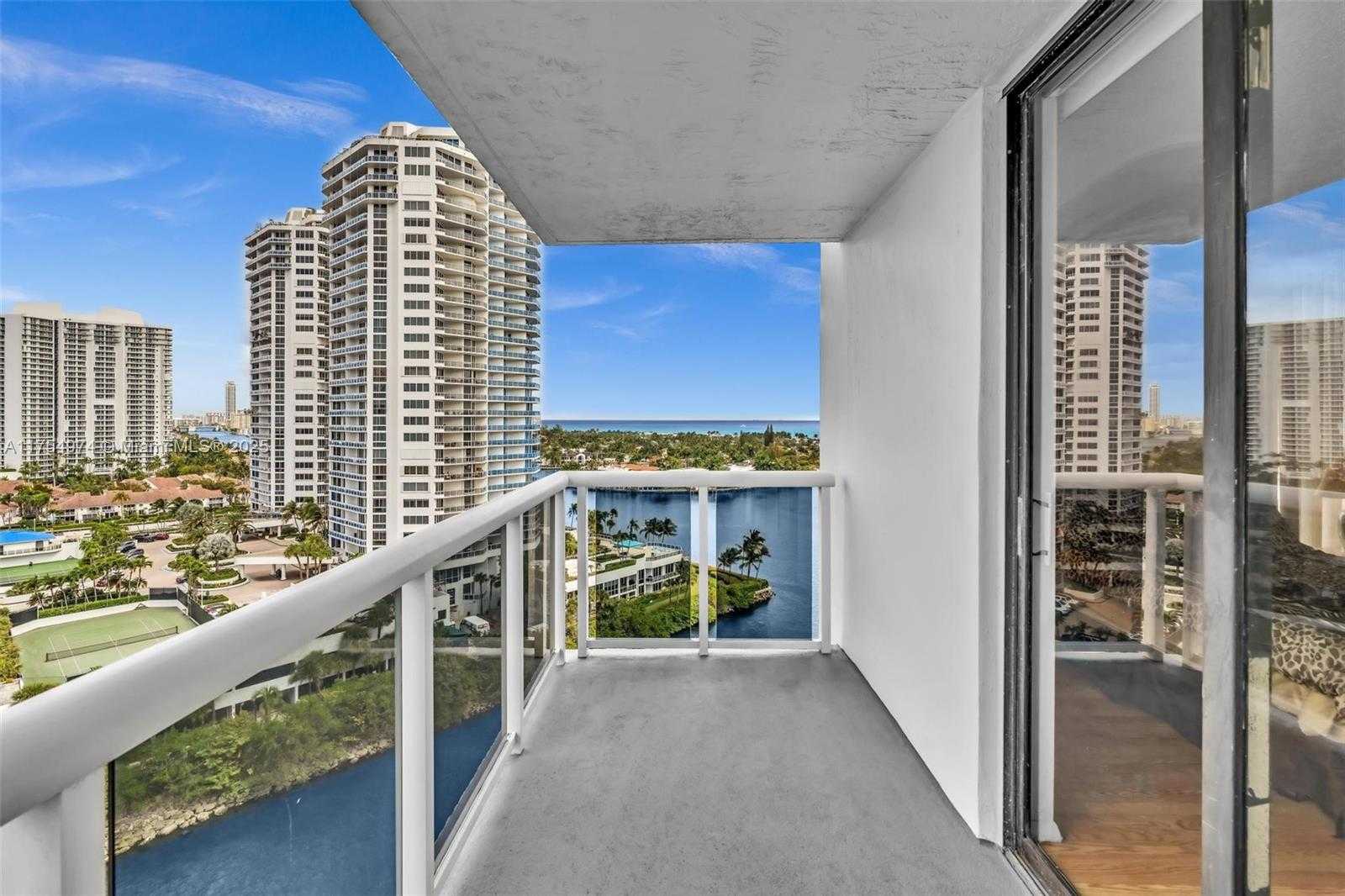 Small Image of 20505 E Country Club Dr, Aventura, FL 33180, USA Number 32