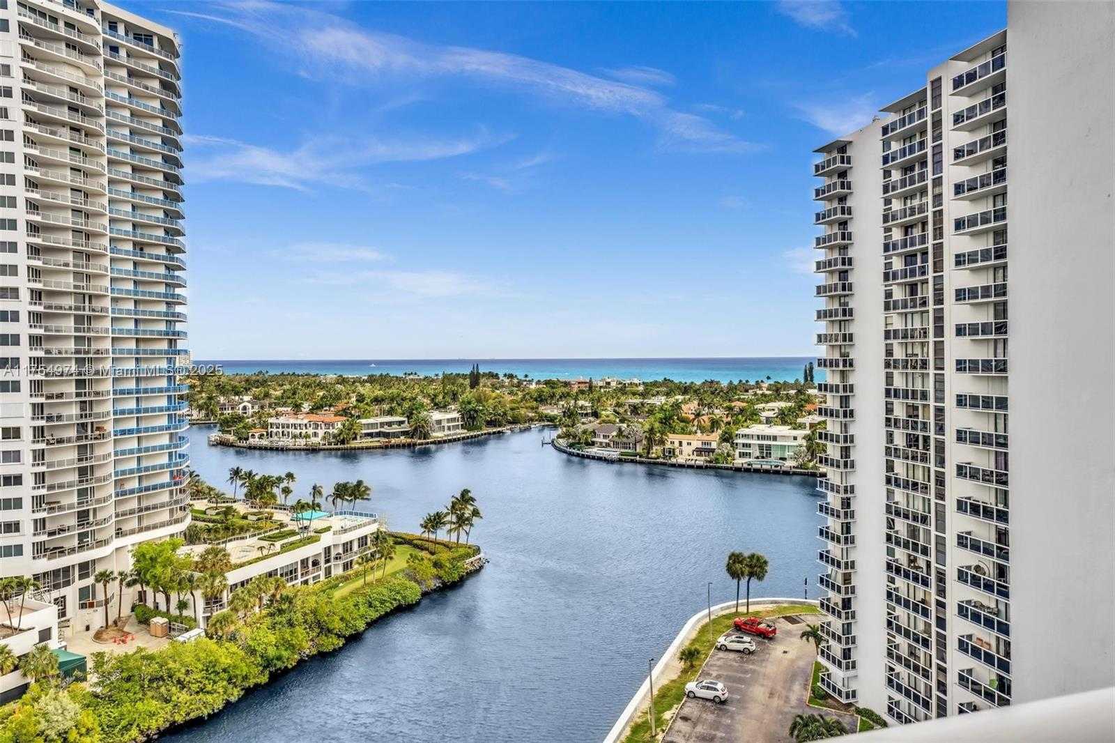 Small Image of 20505 E Country Club Dr, Aventura, FL 33180, USA Number 34