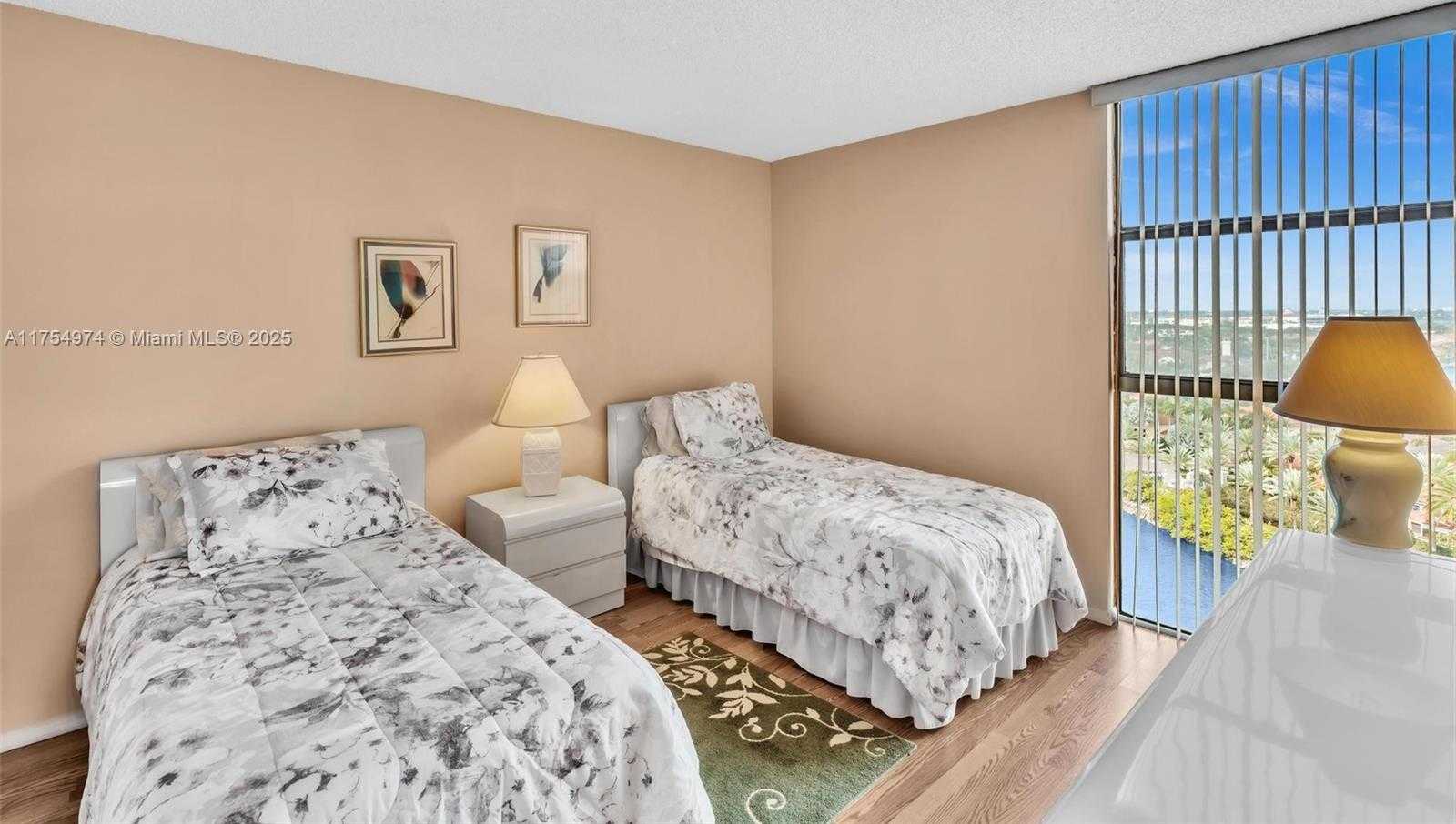 Small Image of 20505 E Country Club Dr, Aventura, FL 33180, USA Number 36