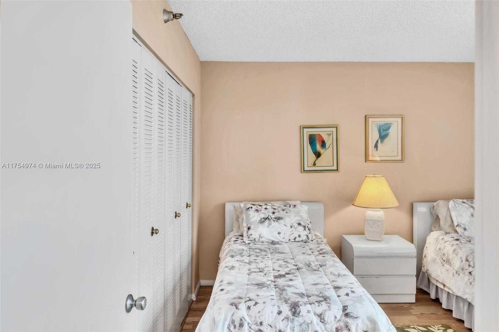 Small Image of 20505 E Country Club Dr, Aventura, FL 33180, USA Number 37