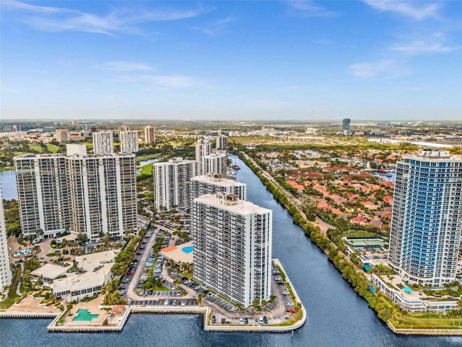 Small Image of 20505 E Country Club Dr, Aventura, FL 33180, USA Number 43