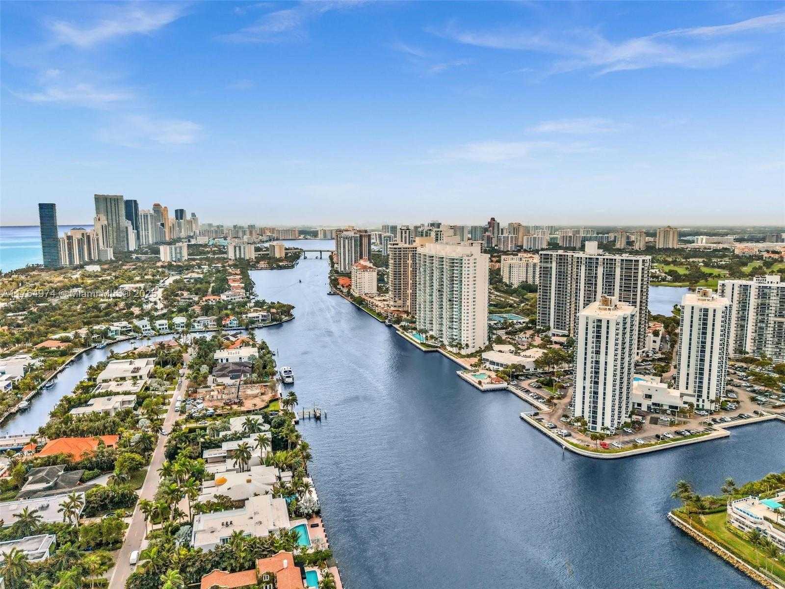 Small Image of 20505 E Country Club Dr, Aventura, FL 33180, USA Number 44