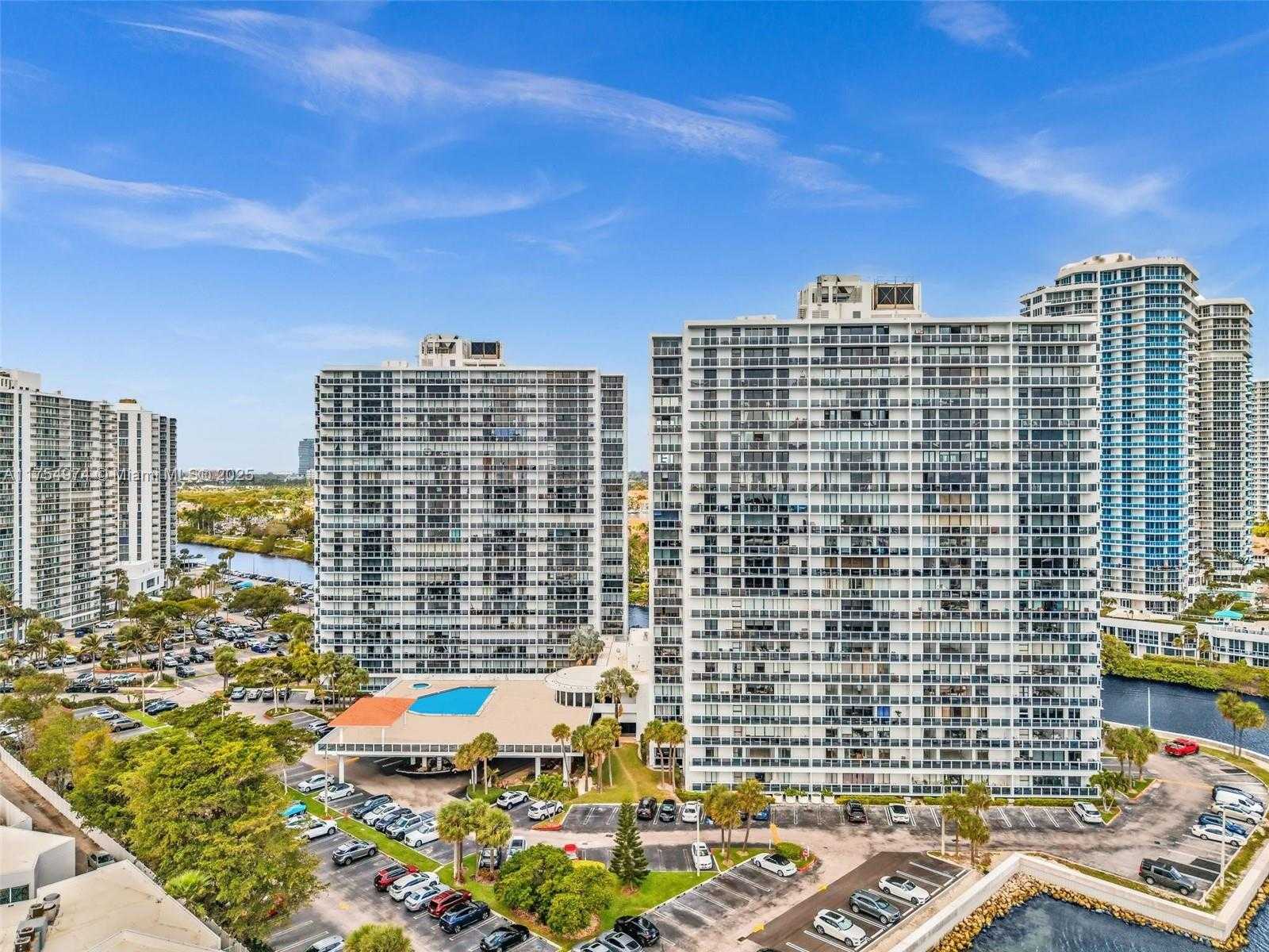 Small Image of 20505 E Country Club Dr, Aventura, FL 33180, USA Number 47