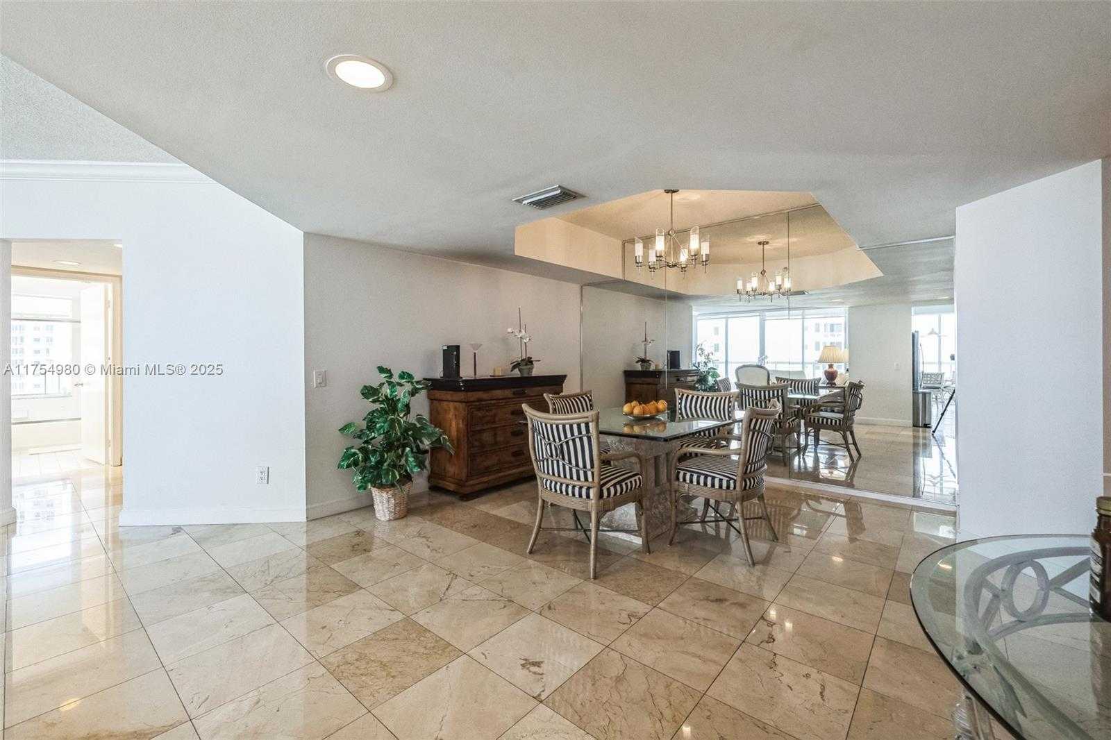 Small Image of 21205 YACHT CLUB DR #1802, Aventura Number 10