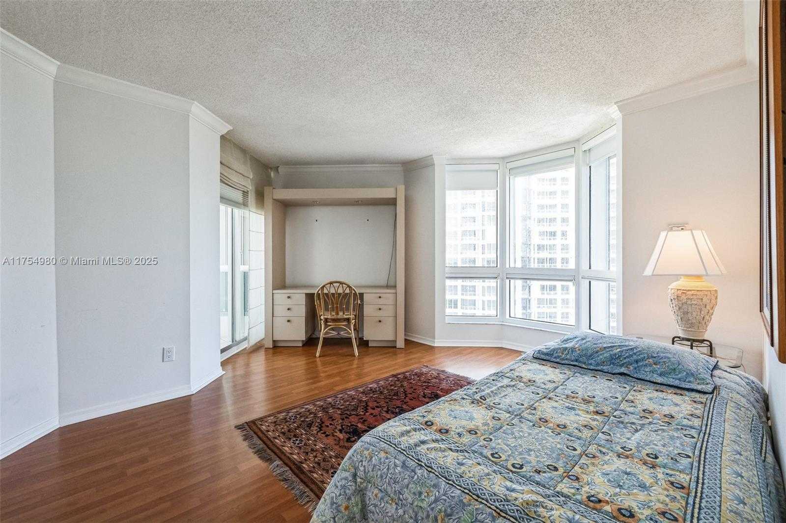 Small Image of 21205 YACHT CLUB DR #1802, Aventura Number 19