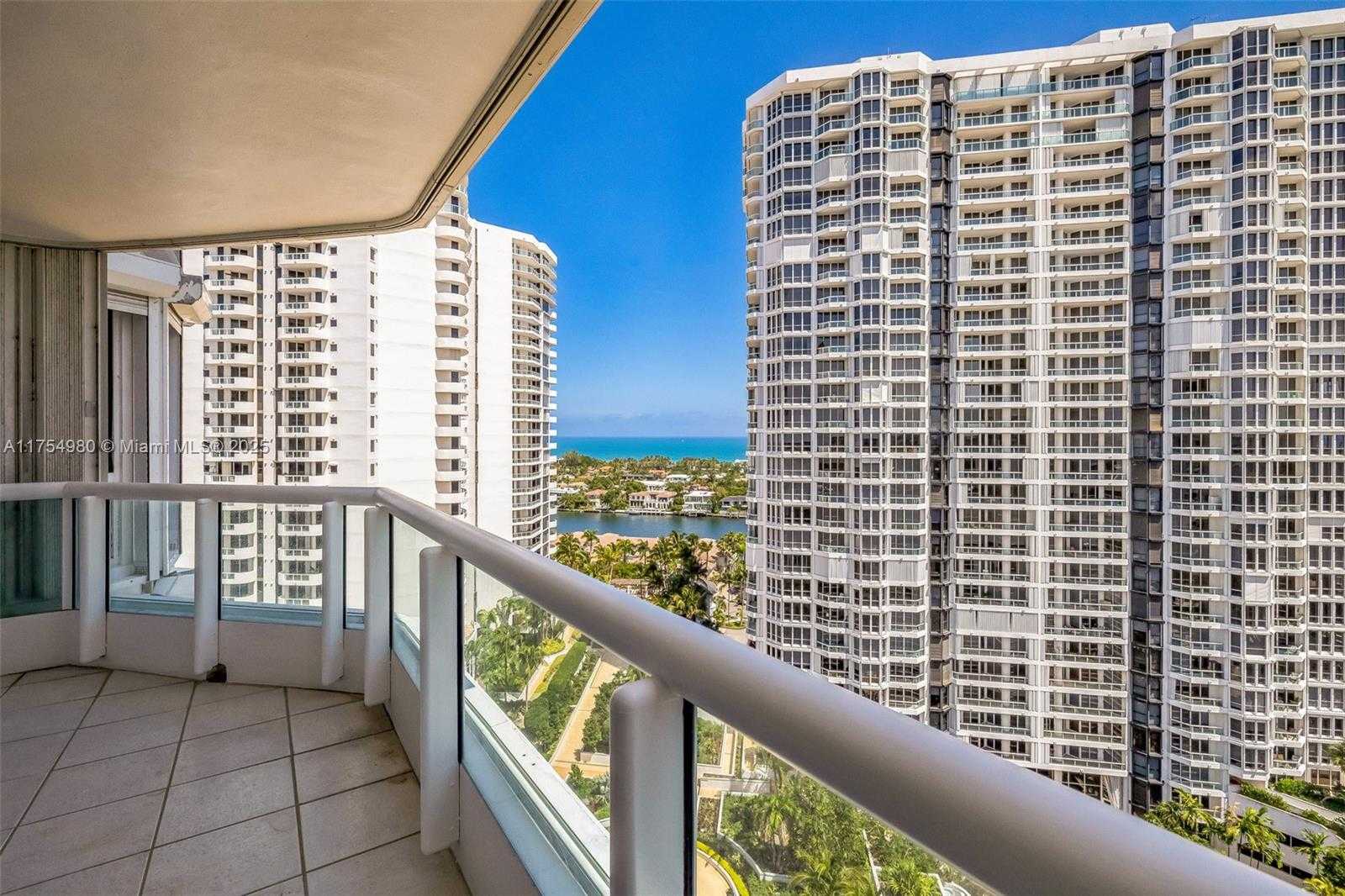 Small Image of 21205 YACHT CLUB DR #1802, Aventura Number 26