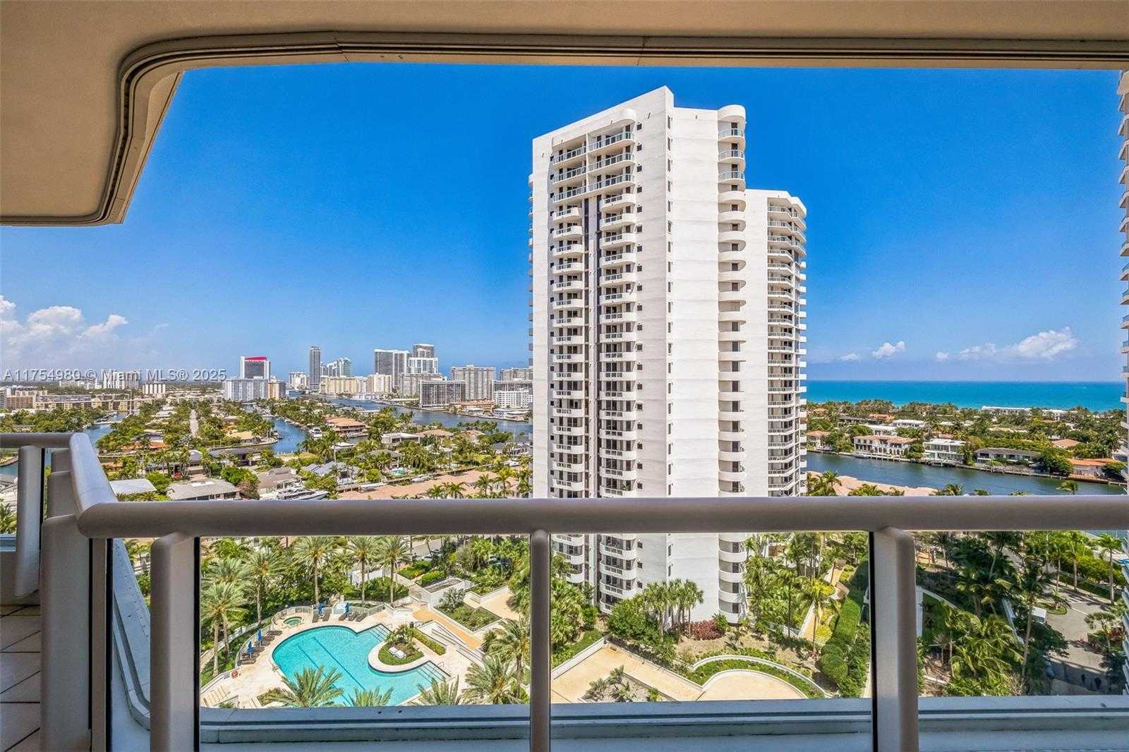 Small Image of 21205 YACHT CLUB DR #1802, Aventura Number 27