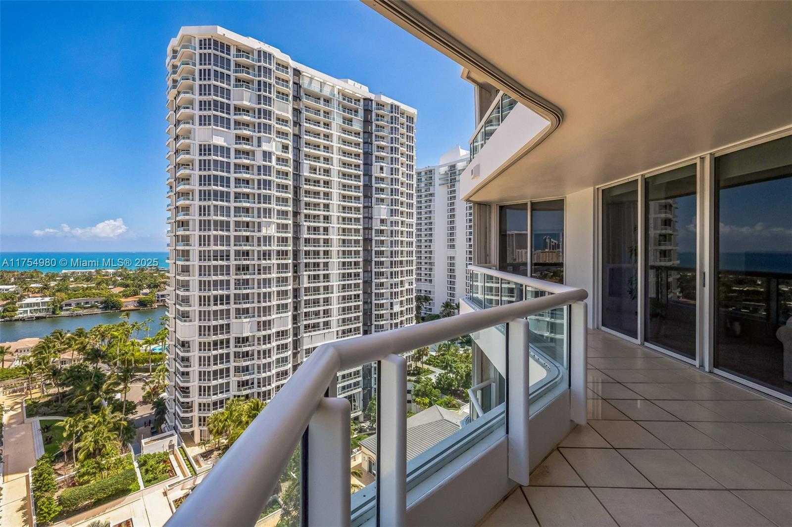 Small Image of 21205 YACHT CLUB DR #1802, Aventura Number 28