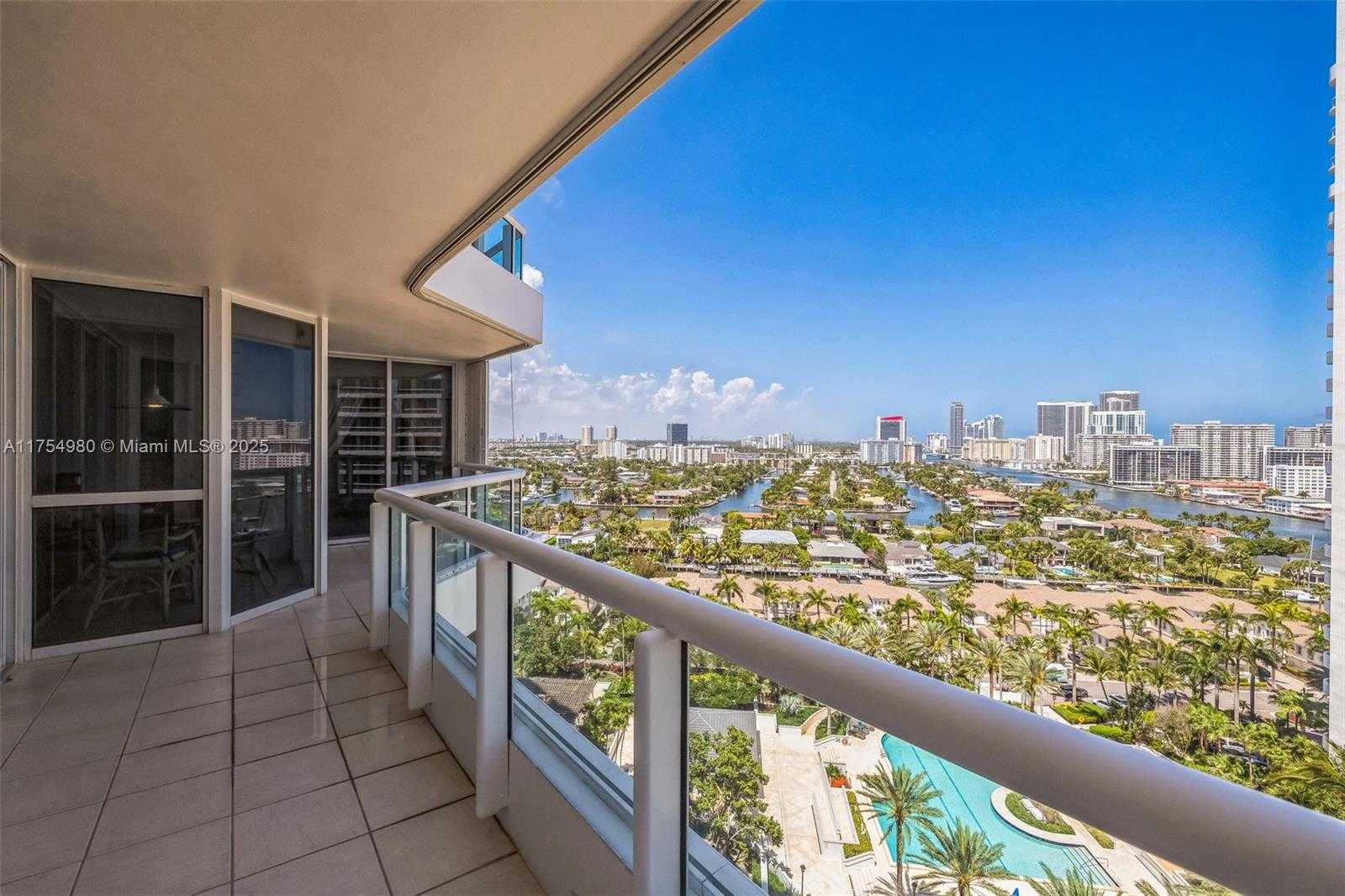 Small Image of 21205 YACHT CLUB DR #1802, Aventura Number 30
