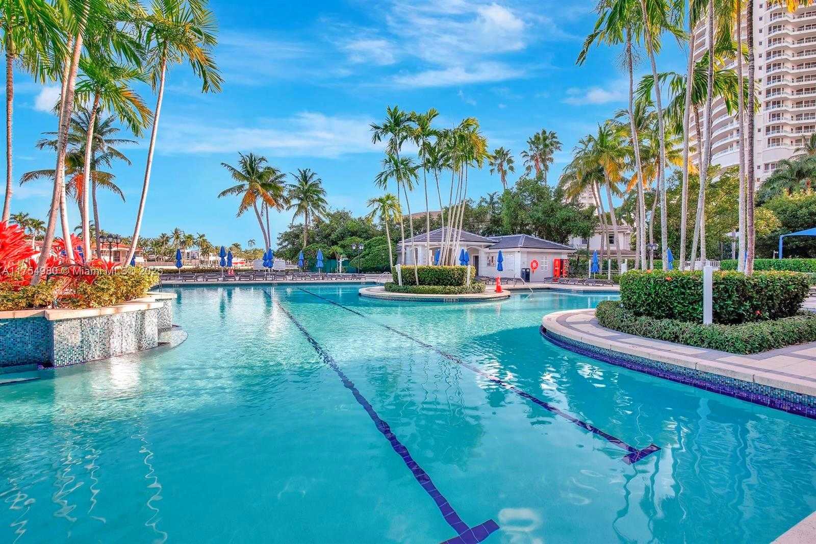 Small Image of 21205 YACHT CLUB DR #1802, Aventura Number 31