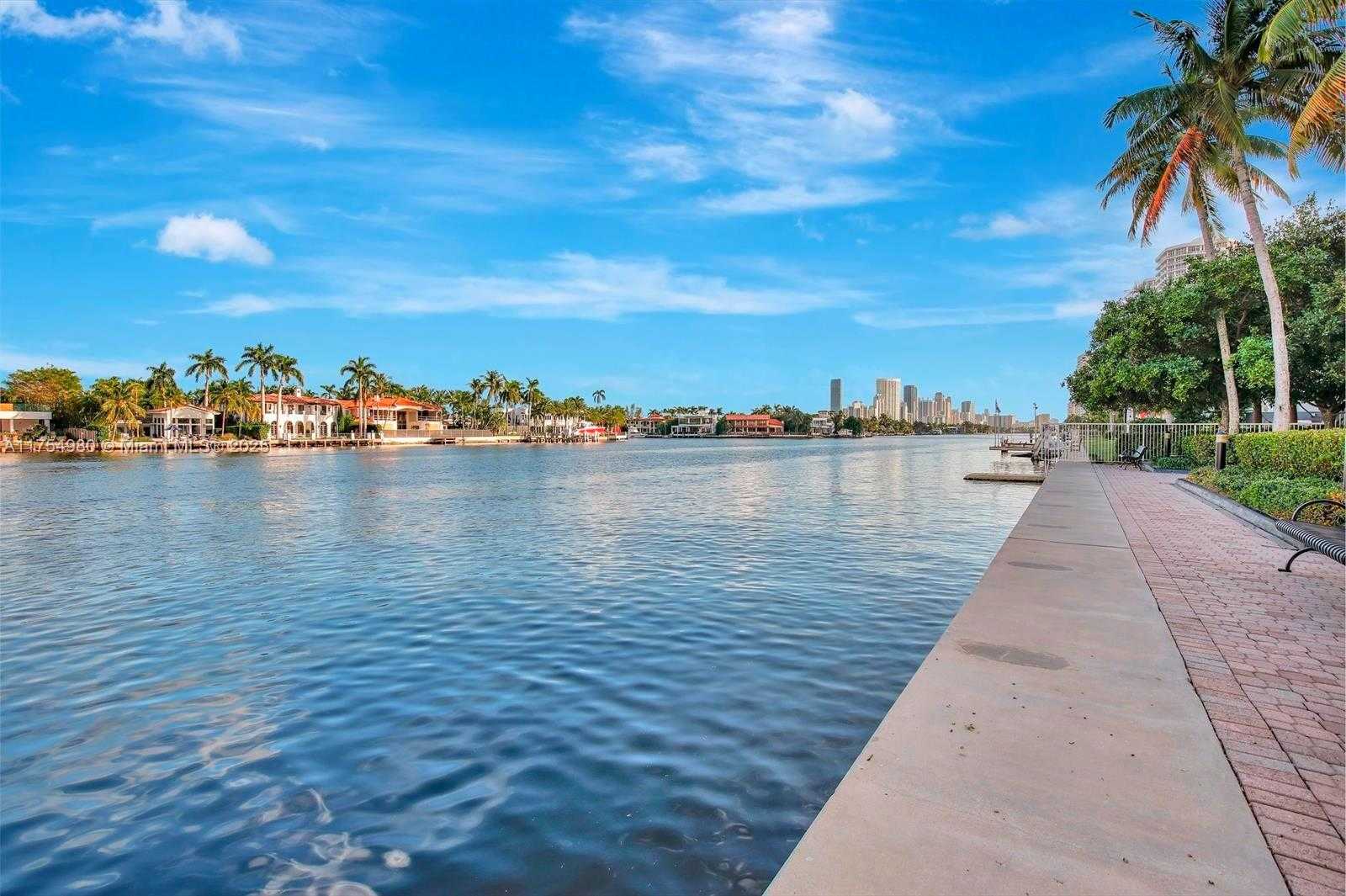 Small Image of 21205 YACHT CLUB DR #1802, Aventura Number 45