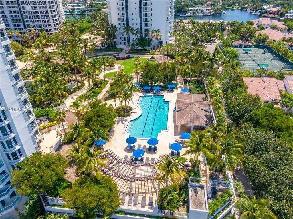 Small Image of 21205 YACHT CLUB DR #1802, Aventura Number 51